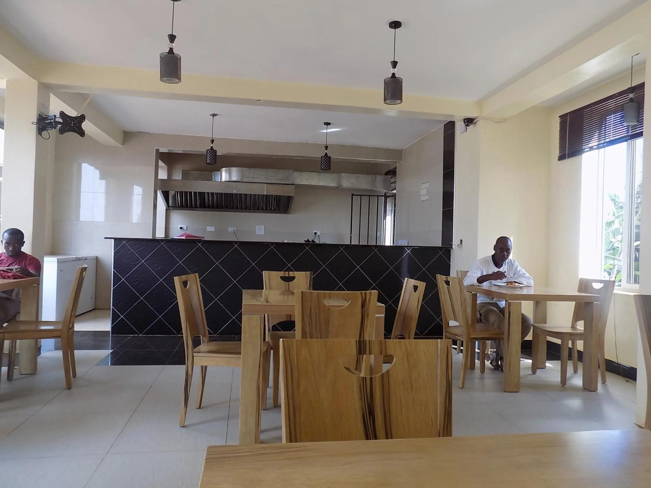 Restaurant/places to eat in Remmings Hotel Kampala