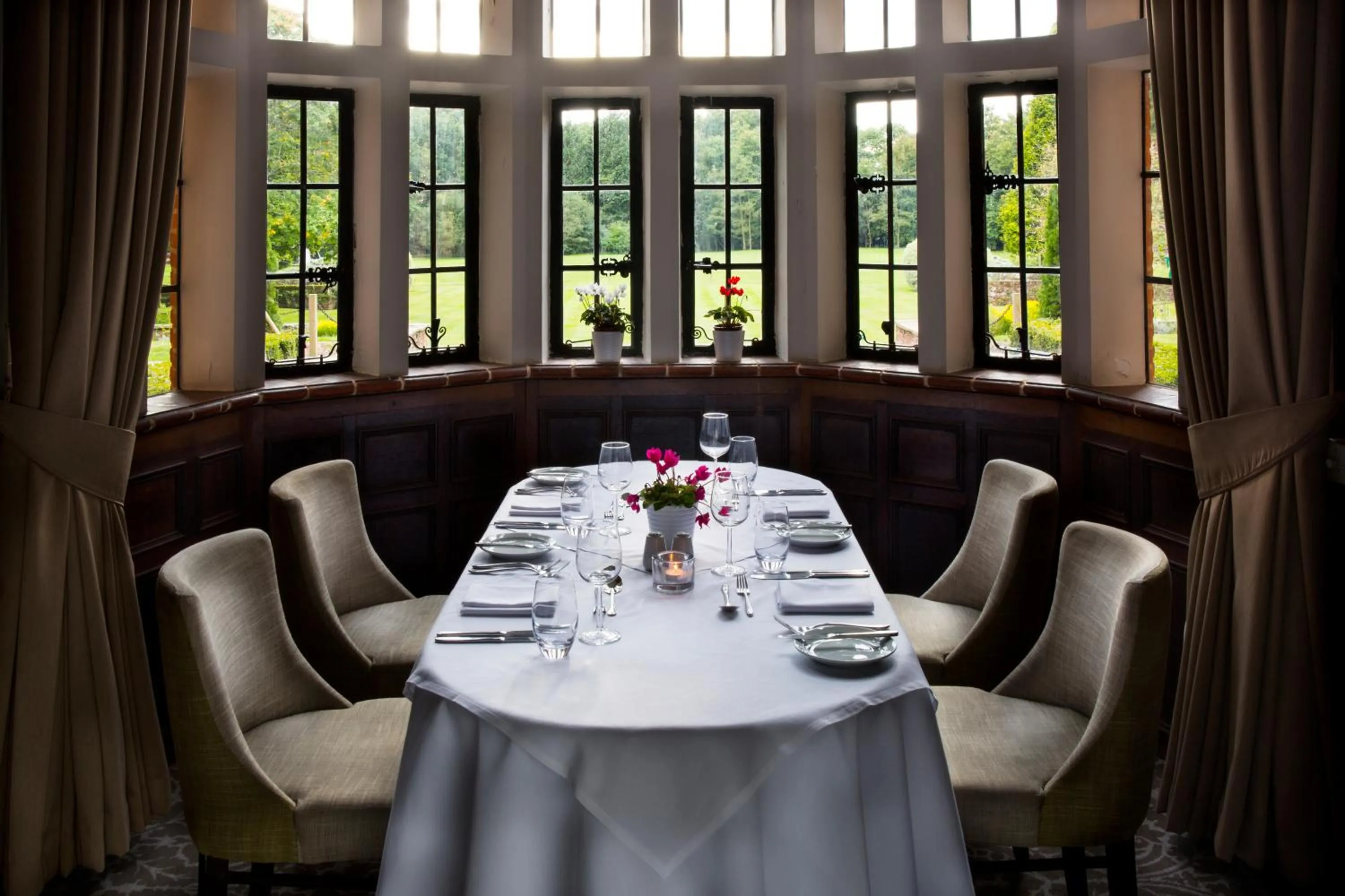 Restaurant/places to eat in New Place