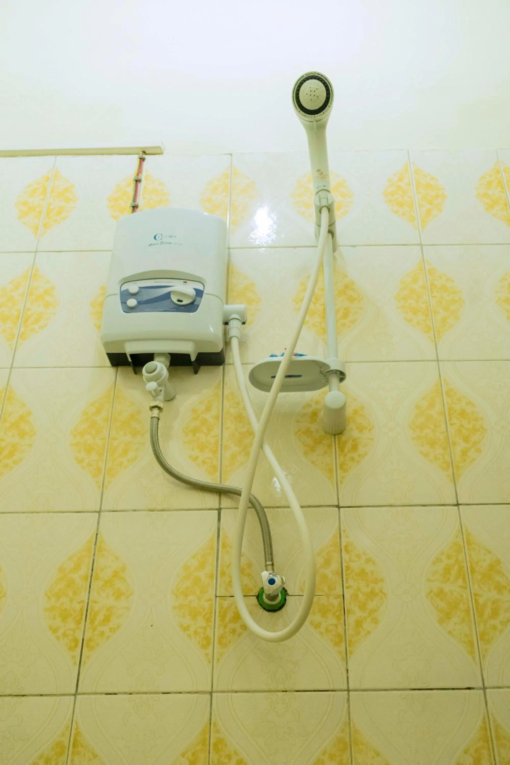 Bathroom in Japs Motel Mbarara