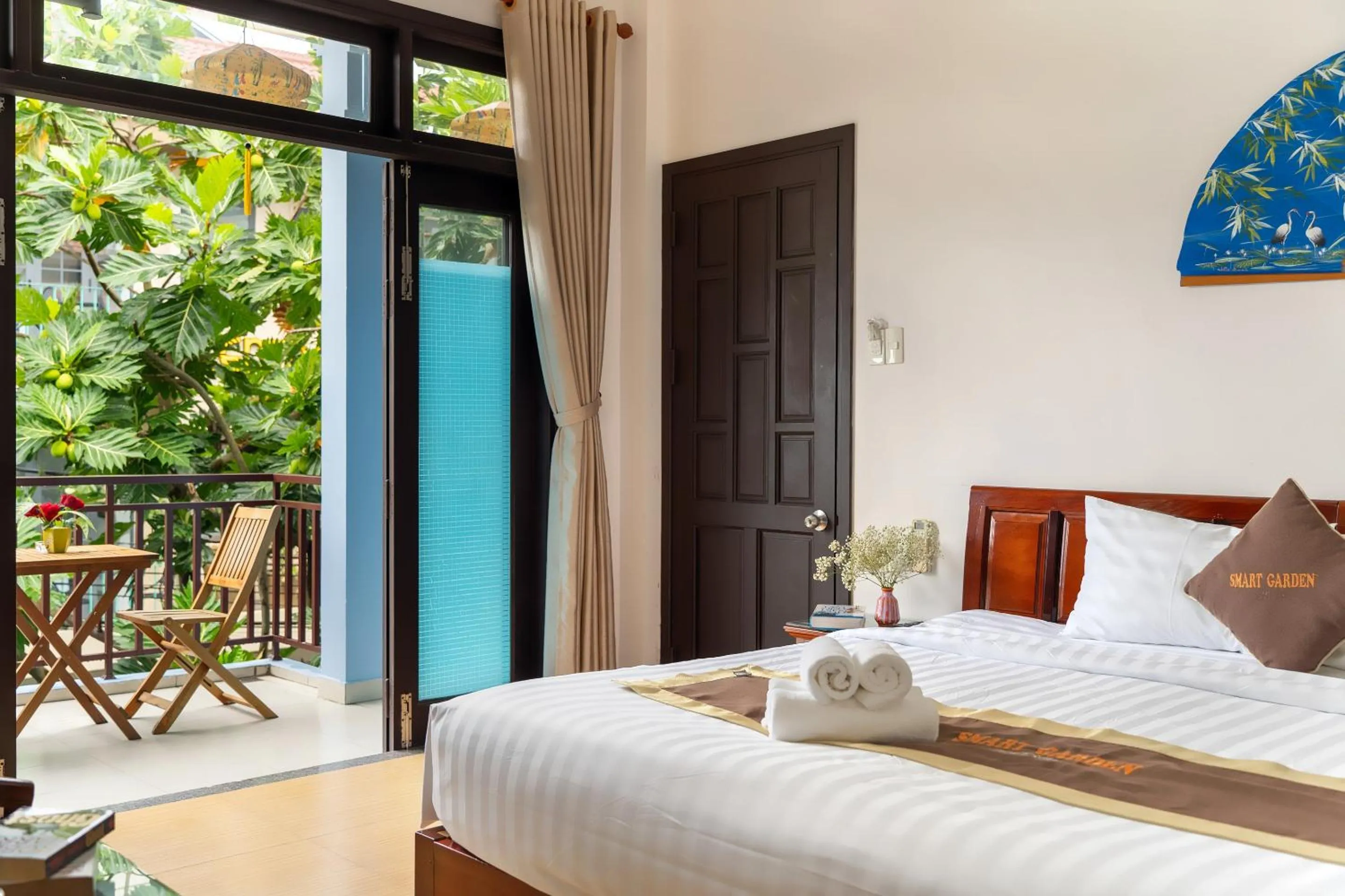 View (from property/room), Bed in Smart Garden Homestay