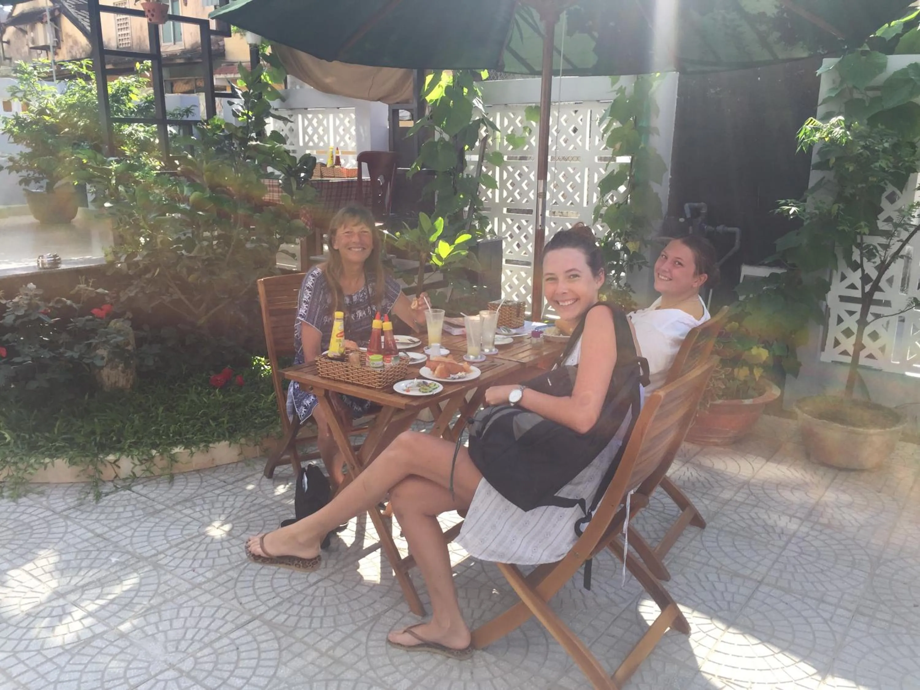 Restaurant/places to eat in Smart Garden Homestay