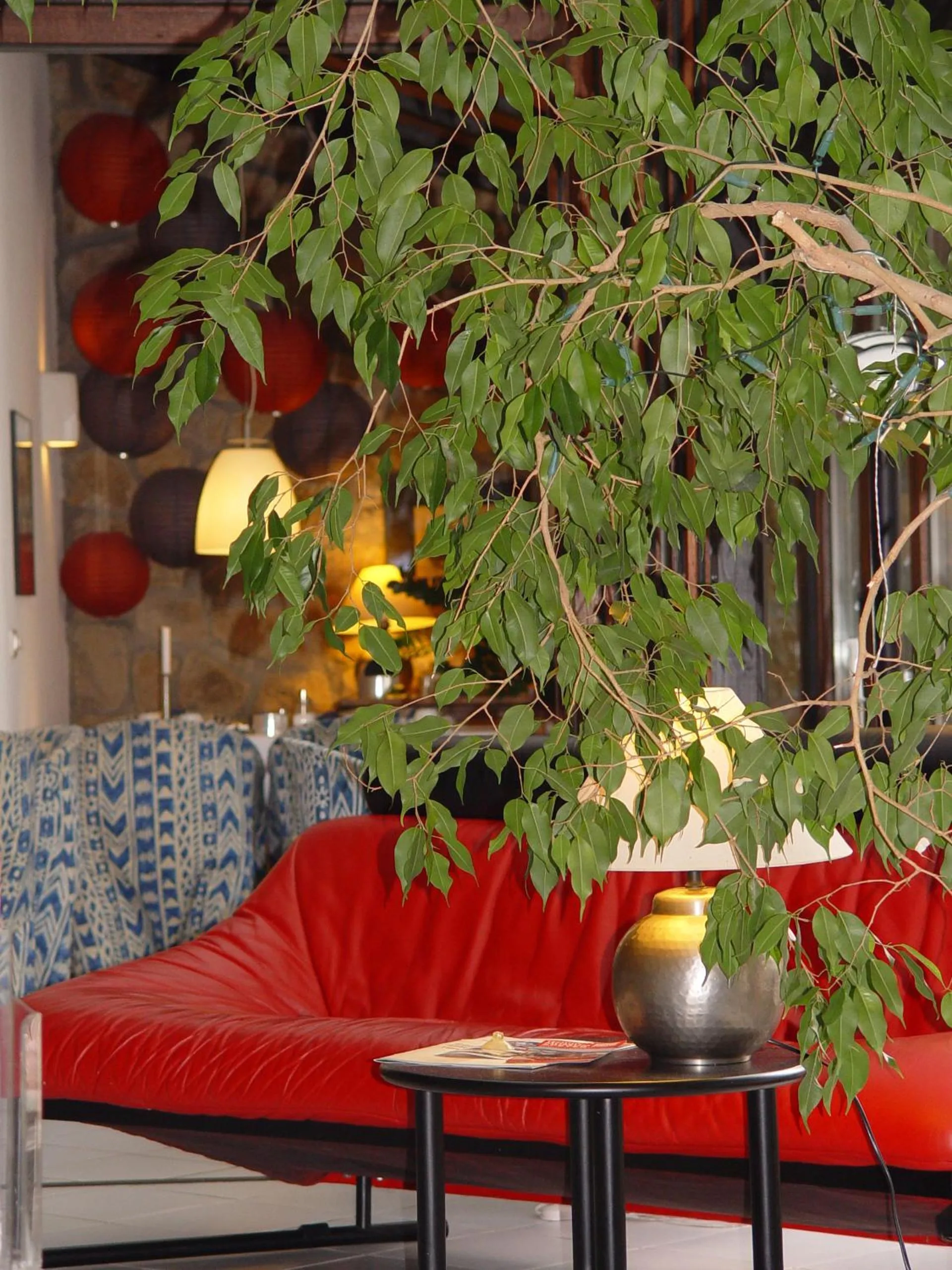 Communal lounge/ TV room in L'Auberge