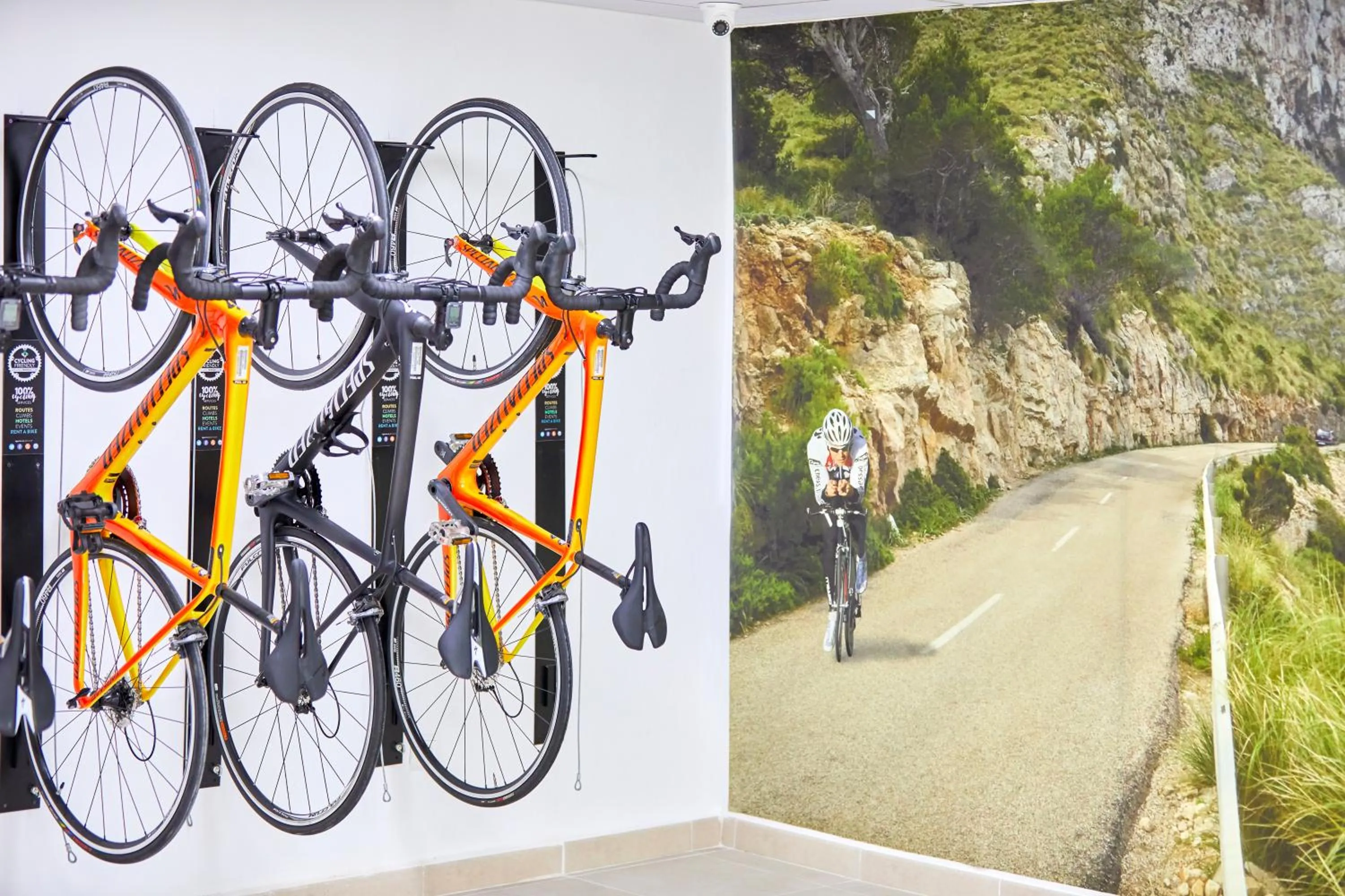 Cycling in Indico Rock Hotel Mallorca - Adults Only
