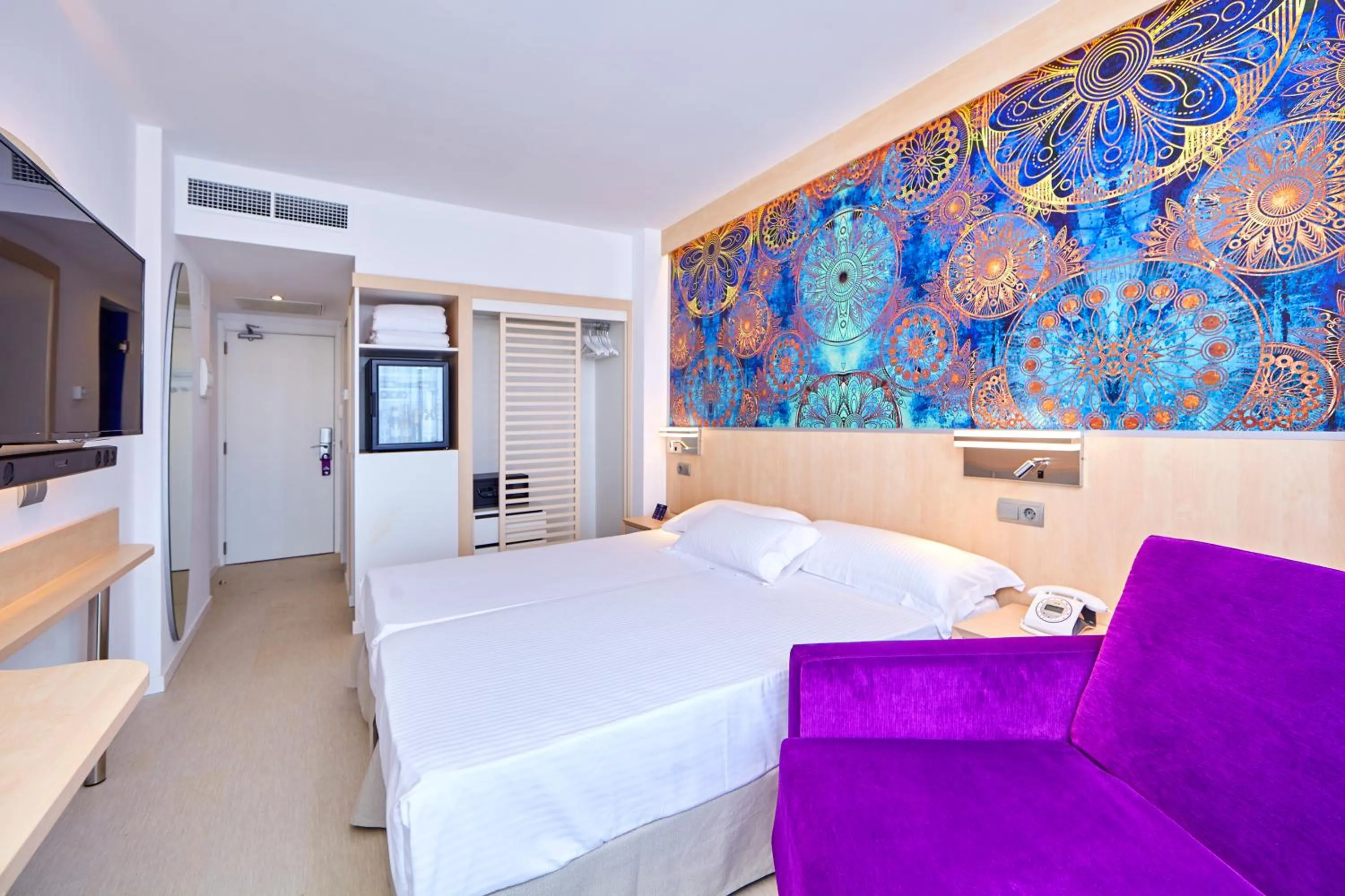 Bed in Indico Rock Hotel Mallorca - Adults Only
