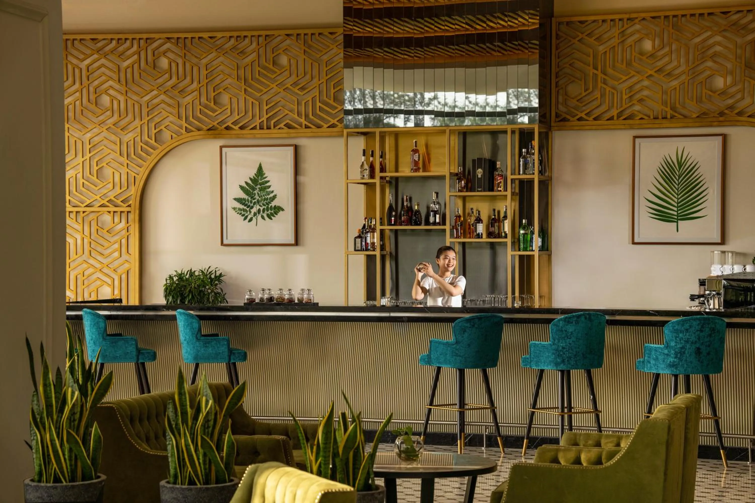 Lounge or bar in Melia Vinpearl Phu Quoc
