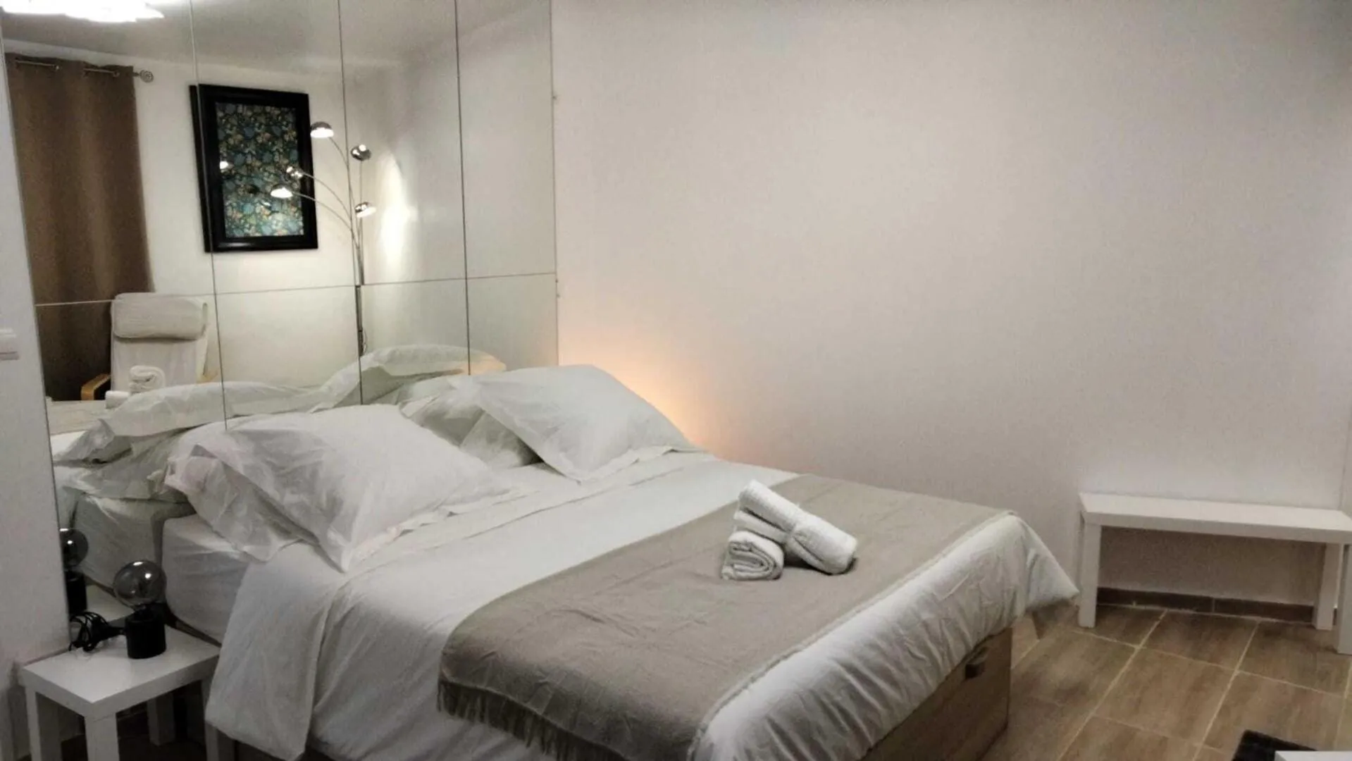 Bedroom, Bed in Appart' Hôtel Fauriel Saint-Etienne Parking privé balcon wifi