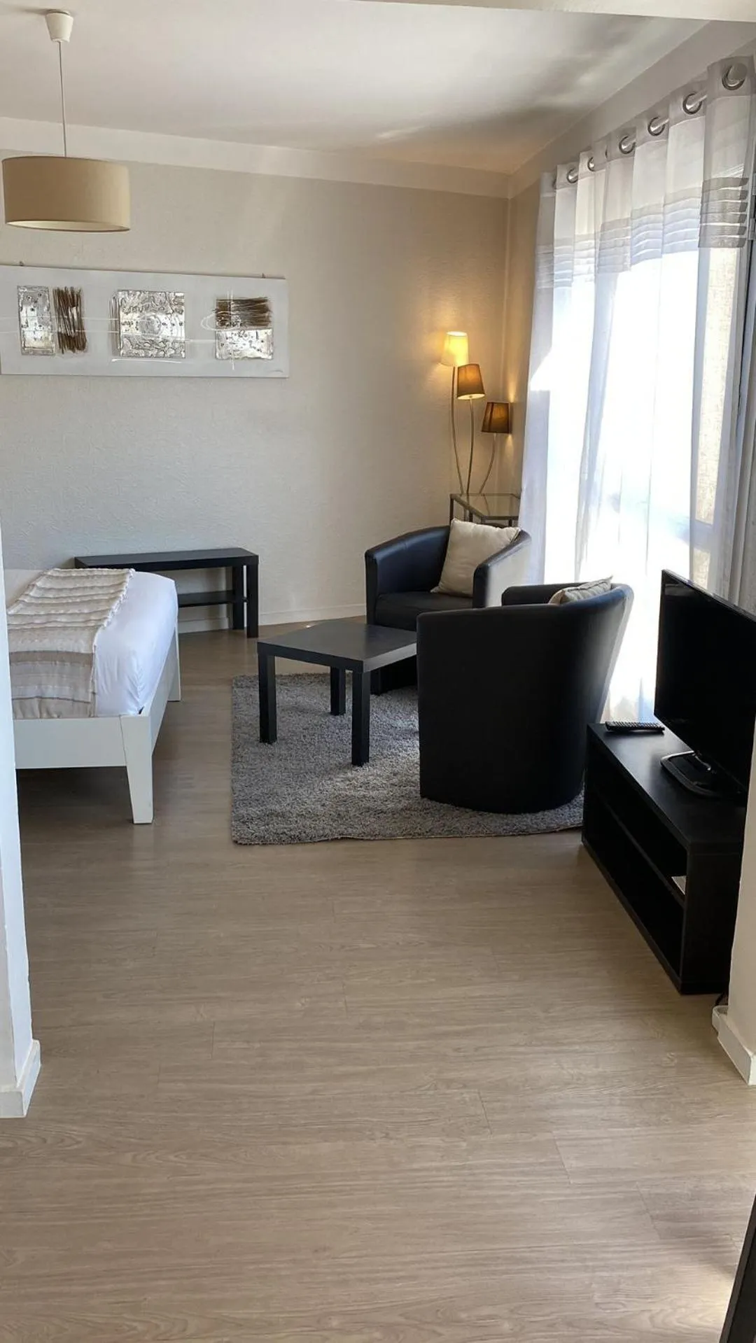 Bedroom, Bed in Appart' Hôtel Fauriel Saint-Etienne Parking privé balcon wifi