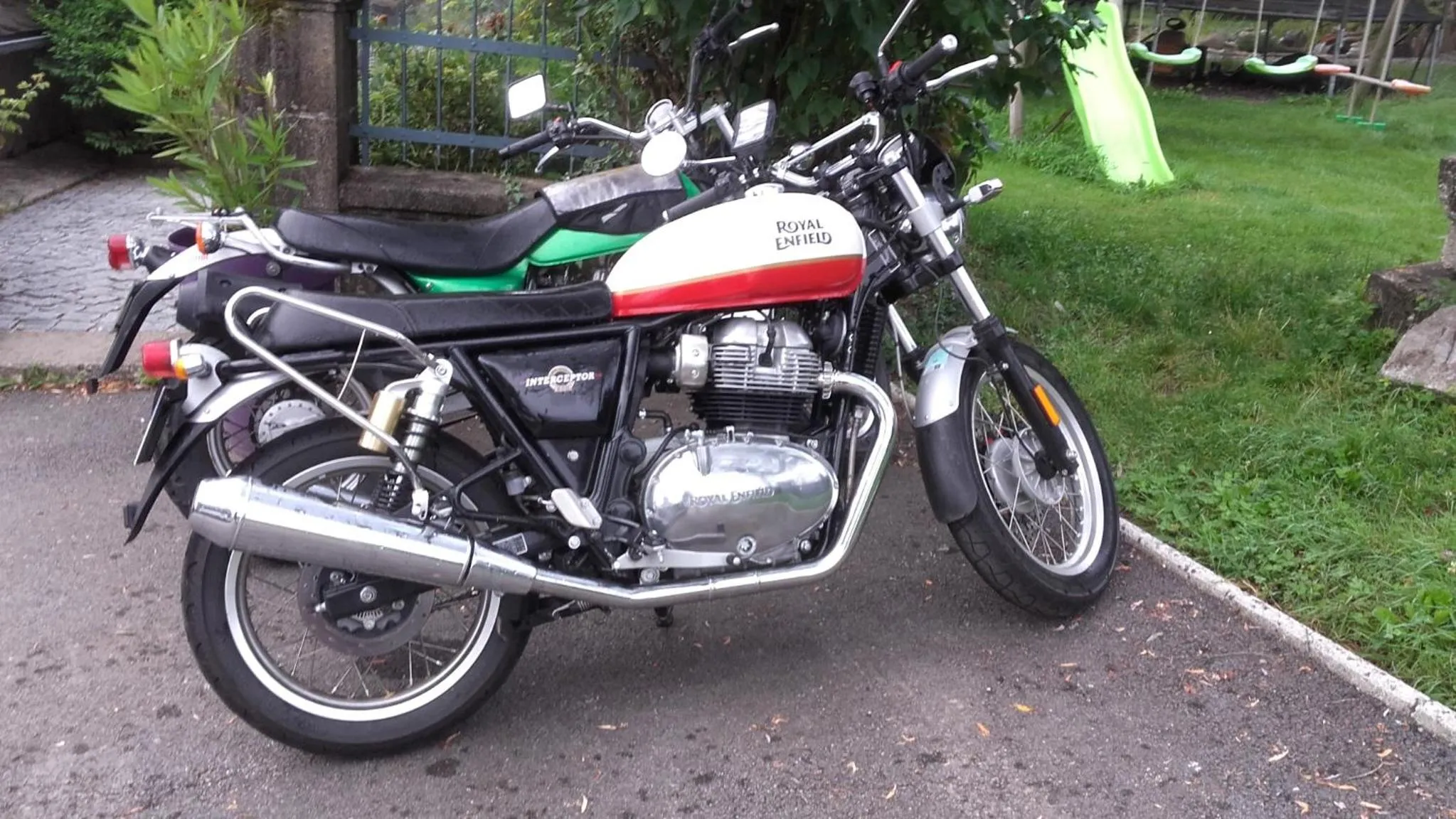 People in Le Relais des Capucines