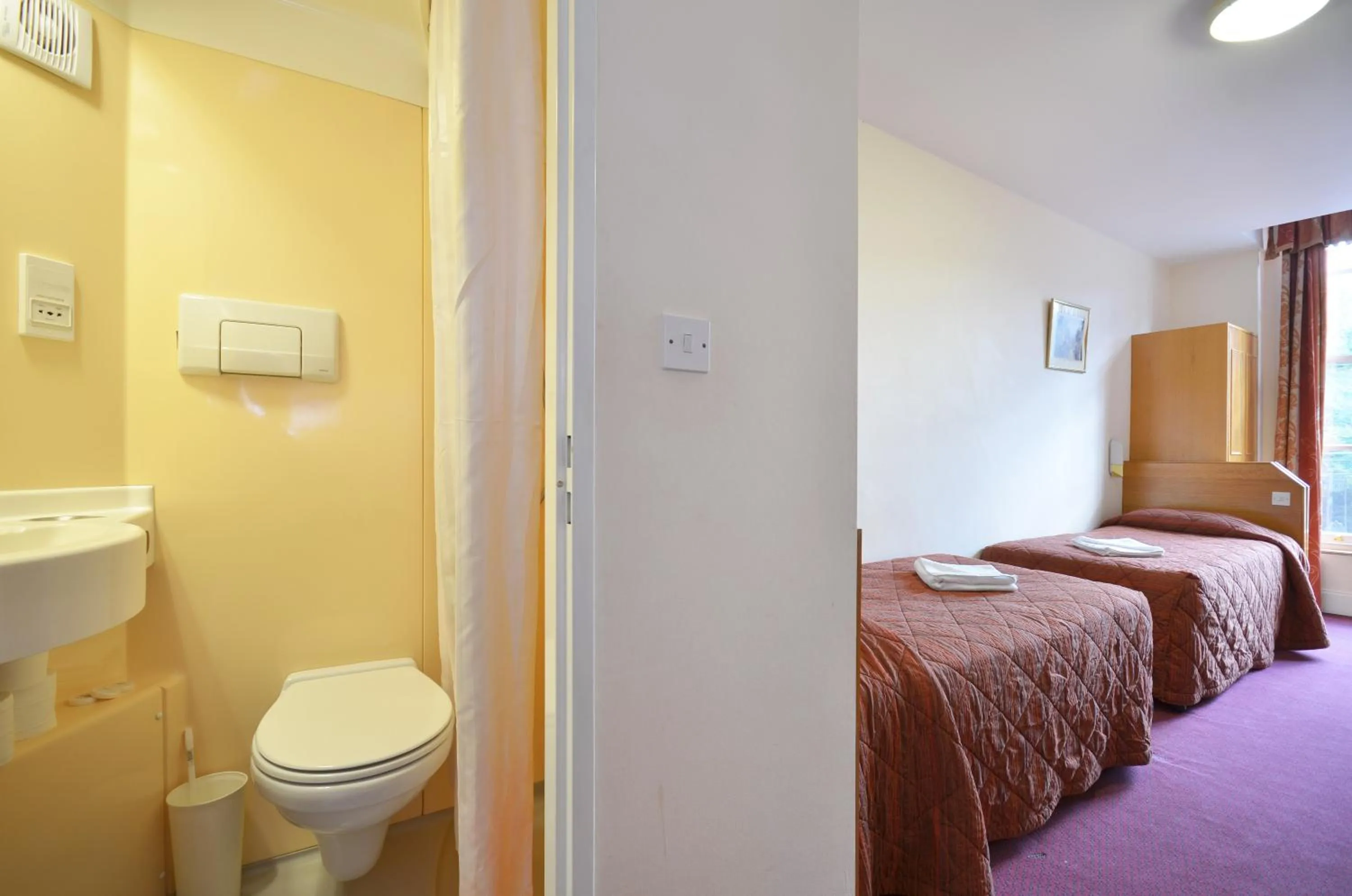 Bed in Seymour Hotel