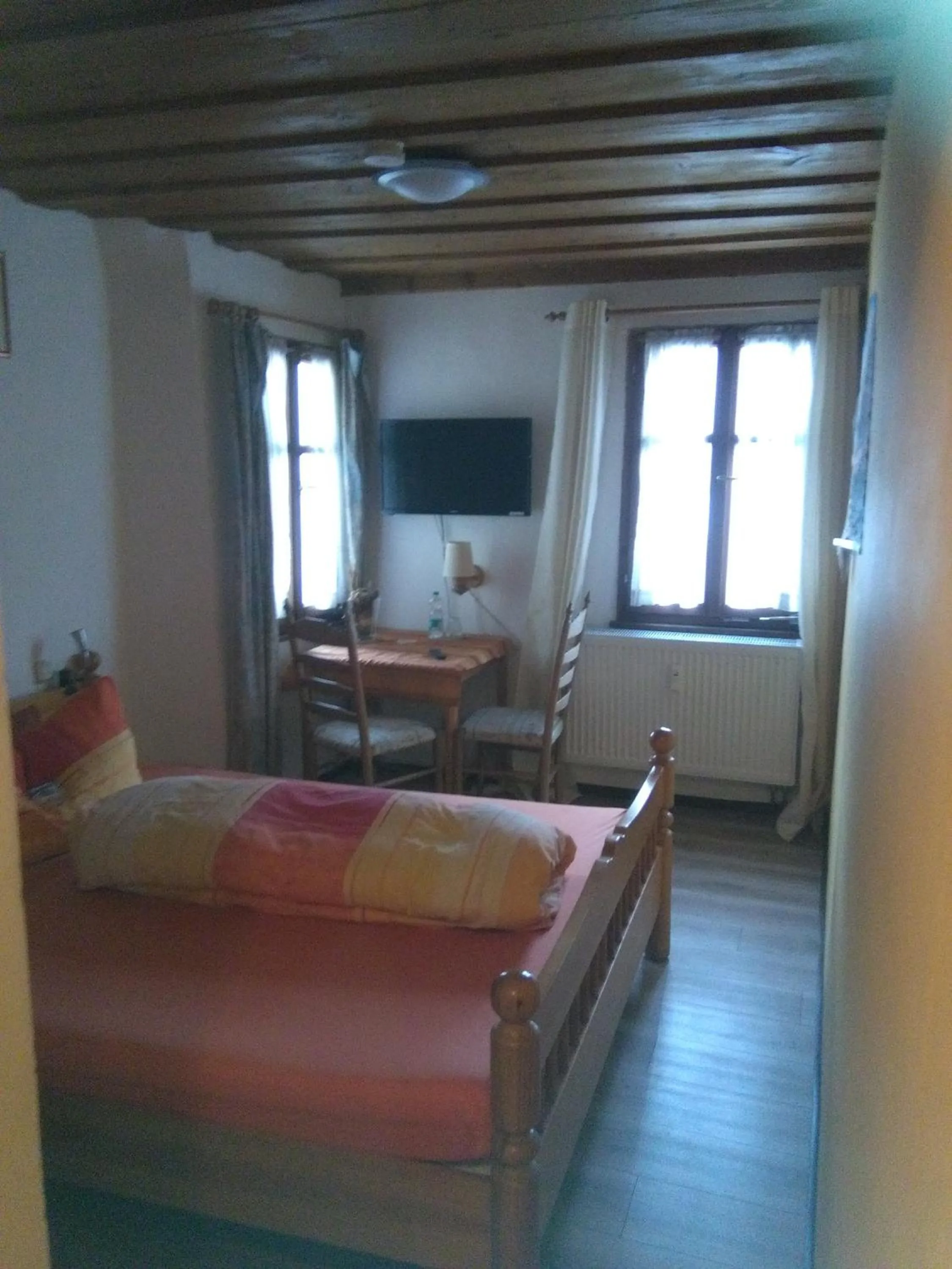 TV and multimedia, Bed in Alte Poststation Goldener Hirsch