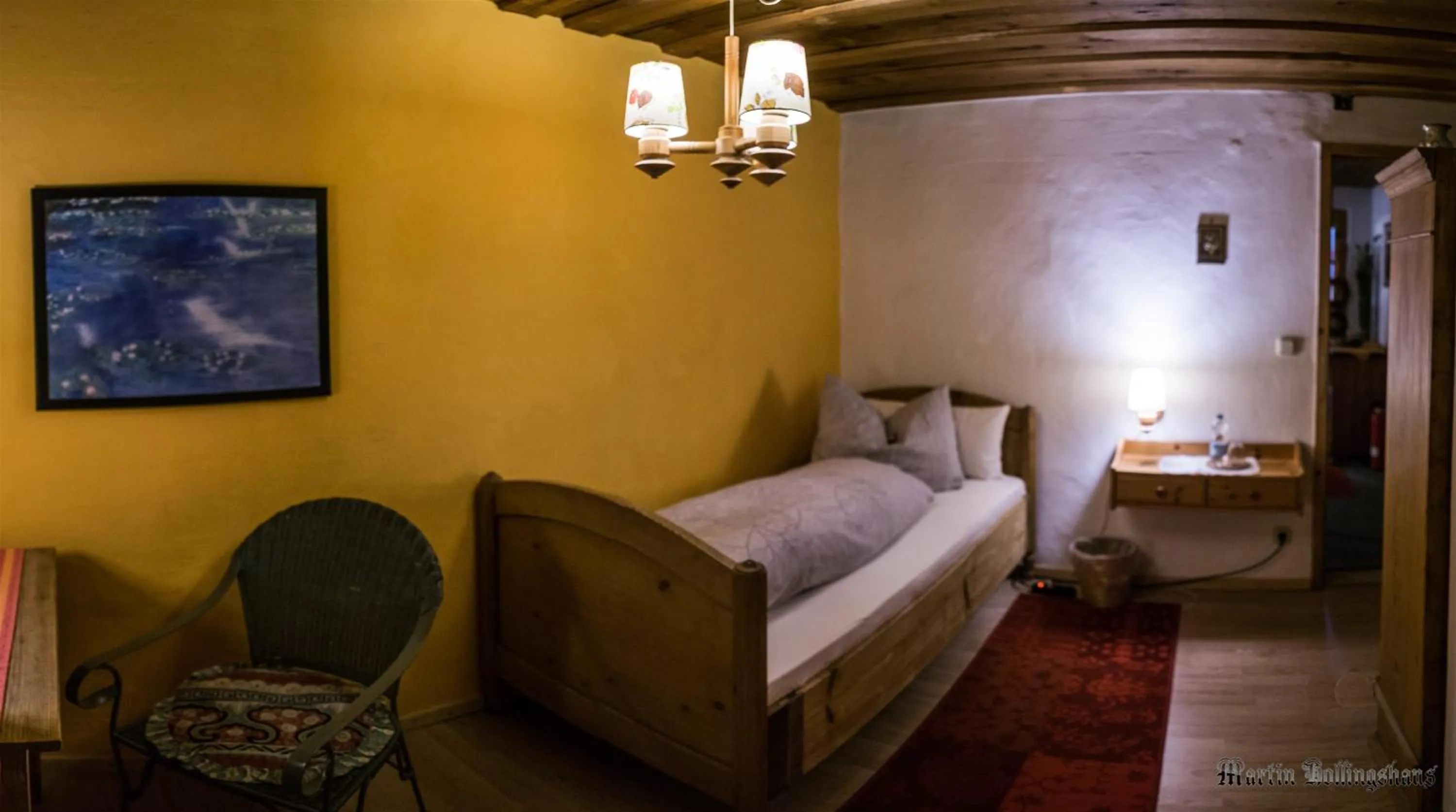 Photo of the whole room, Bed in Alte Poststation Goldener Hirsch