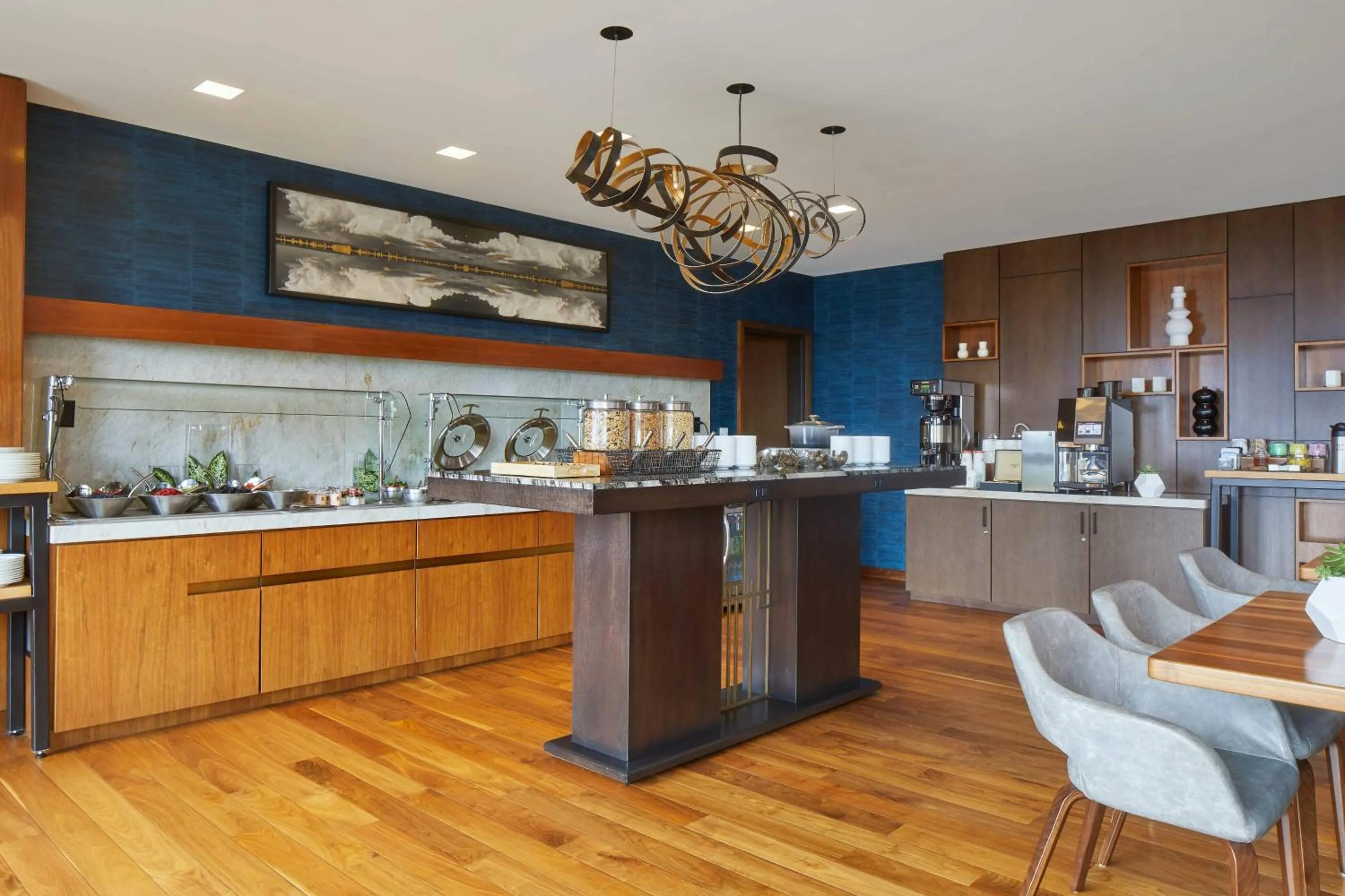 Lounge or bar in Renaissance Dallas at Plano Legacy West Hotel