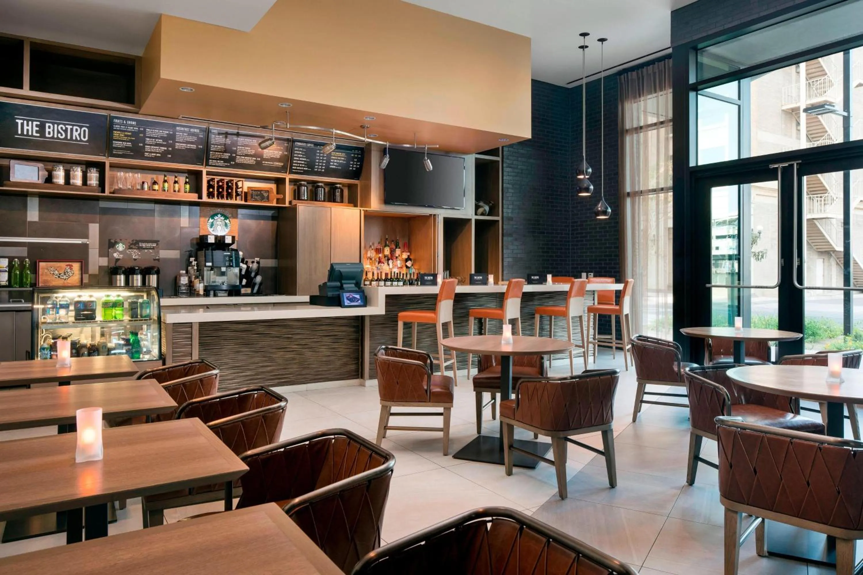 Restaurant/places to eat in Courtyard by Marriott Phoenix Downtown