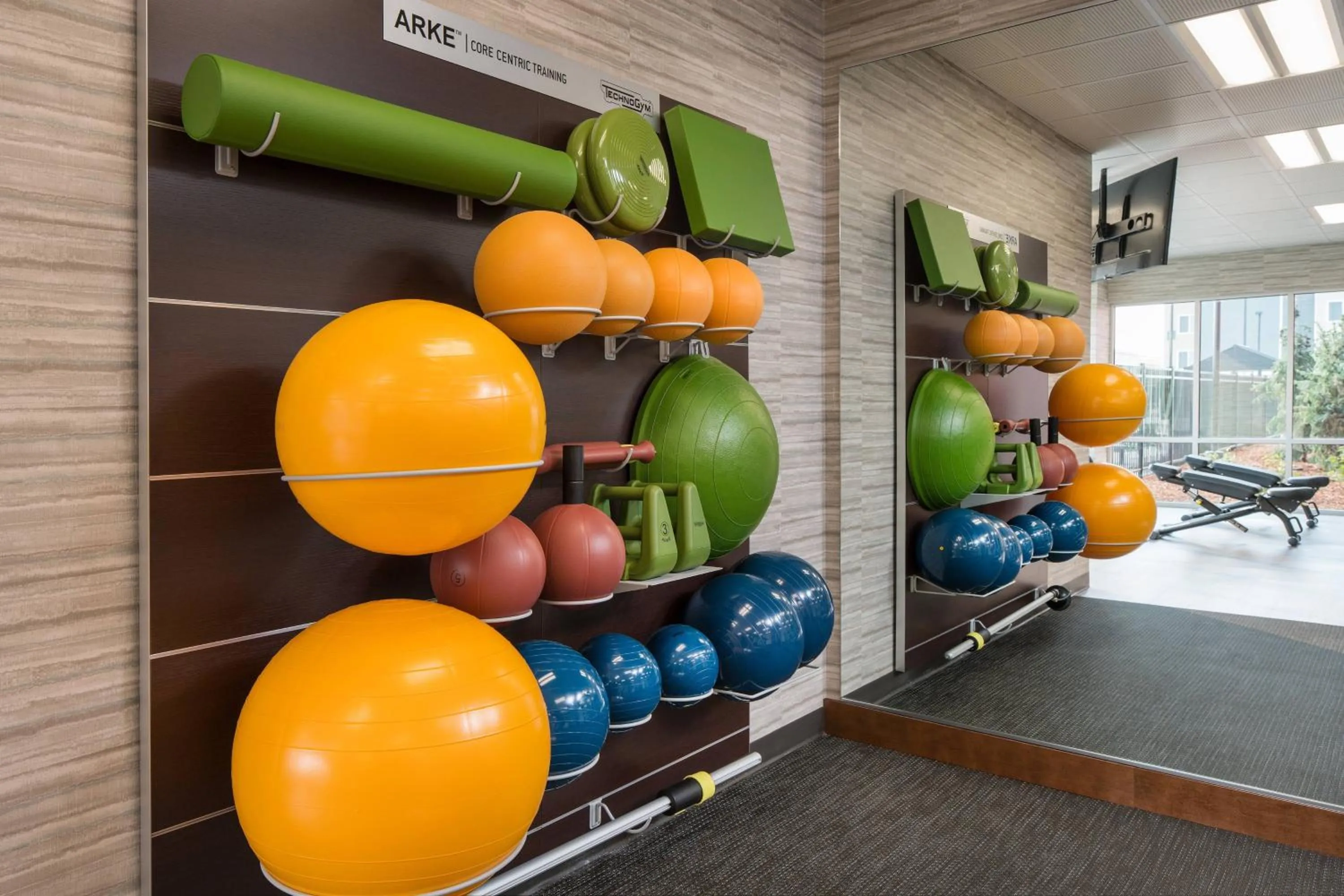 Fitness centre/facilities in Courtyard by Marriott Pullman