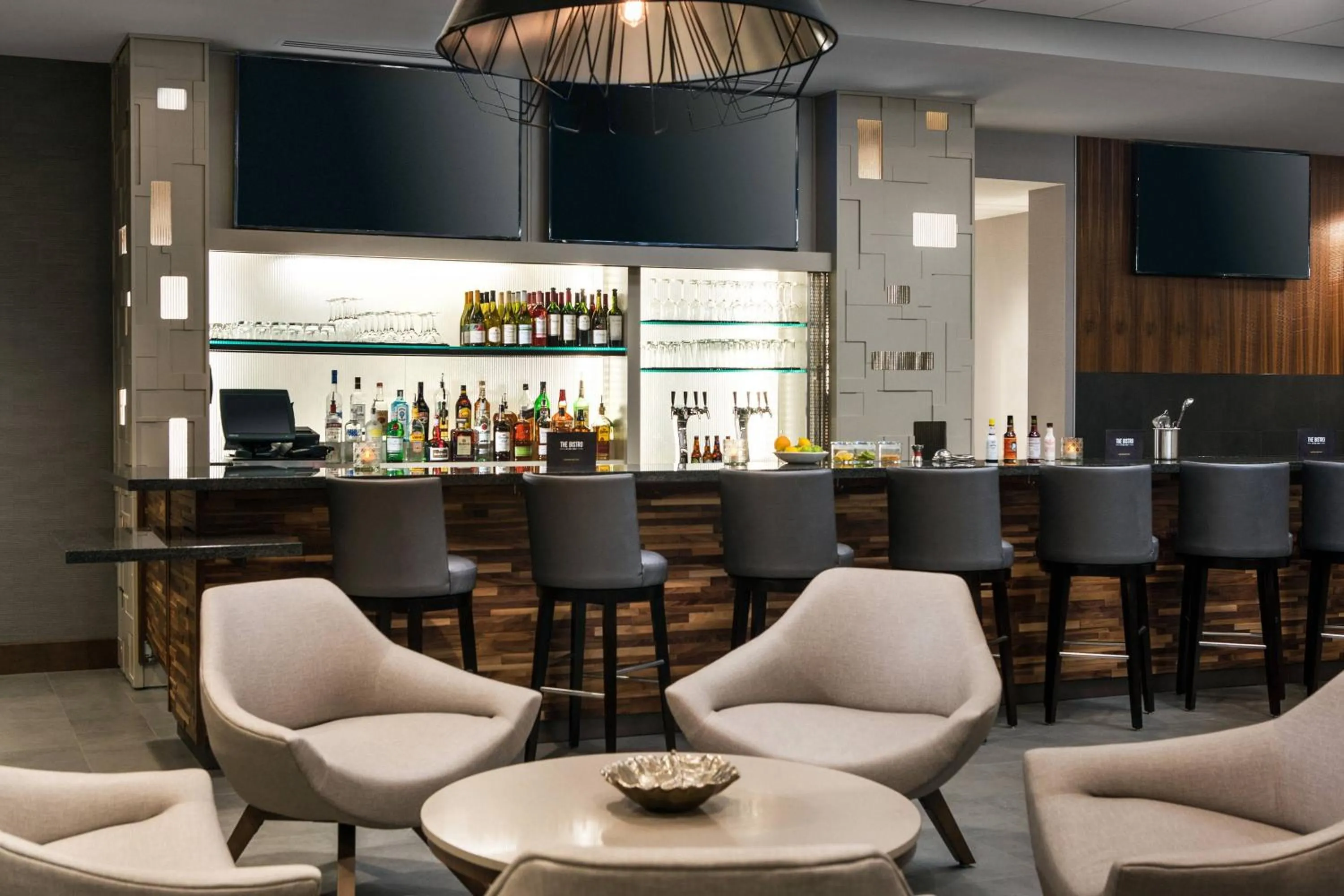 Lounge or bar in Courtyard by Marriott Pullman