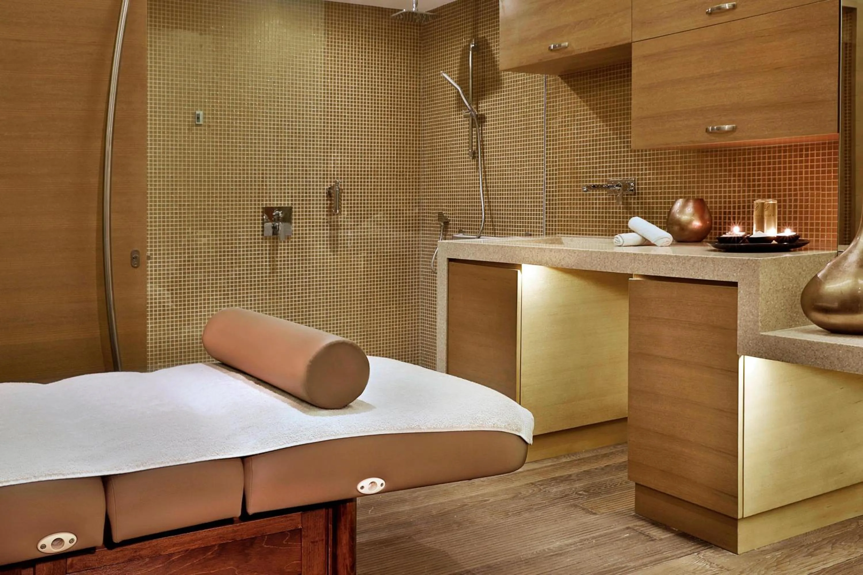 Spa and wellness centre/facilities, Bed in Marriott Hotel Al Forsan, Abu Dhabi