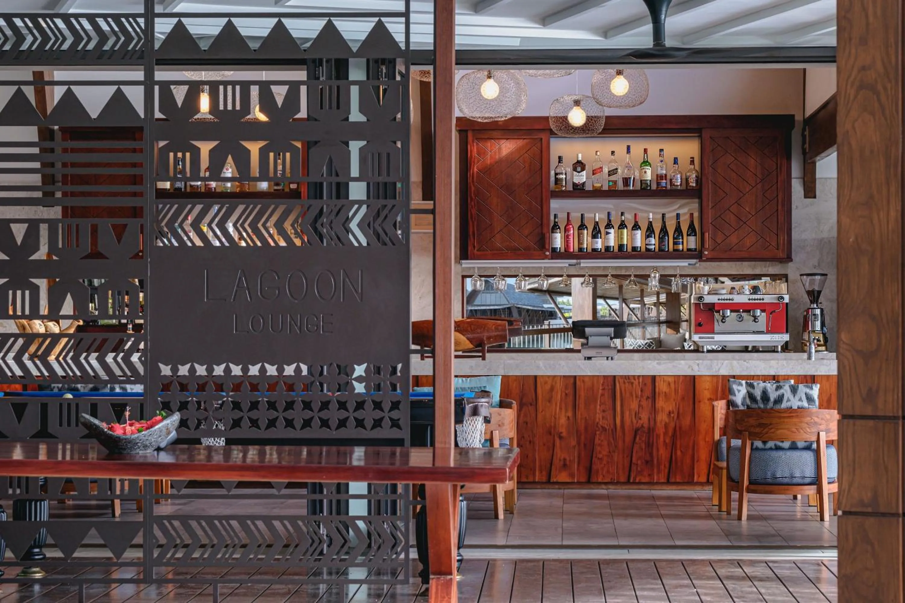 Lounge or bar in Fiji Marriott Resort Momi Bay