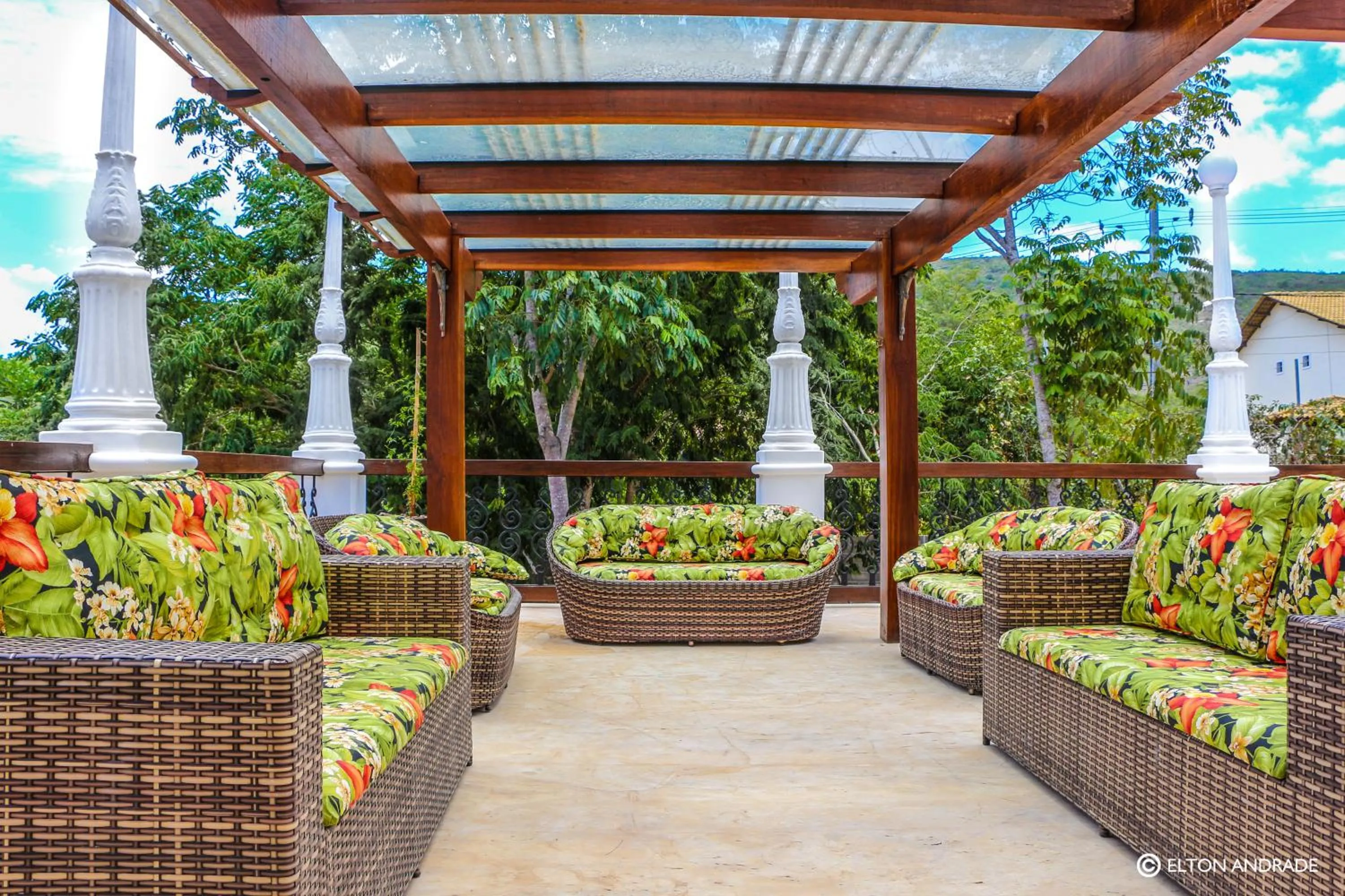 Lounge or bar in Terra dos Diamantes Hotel