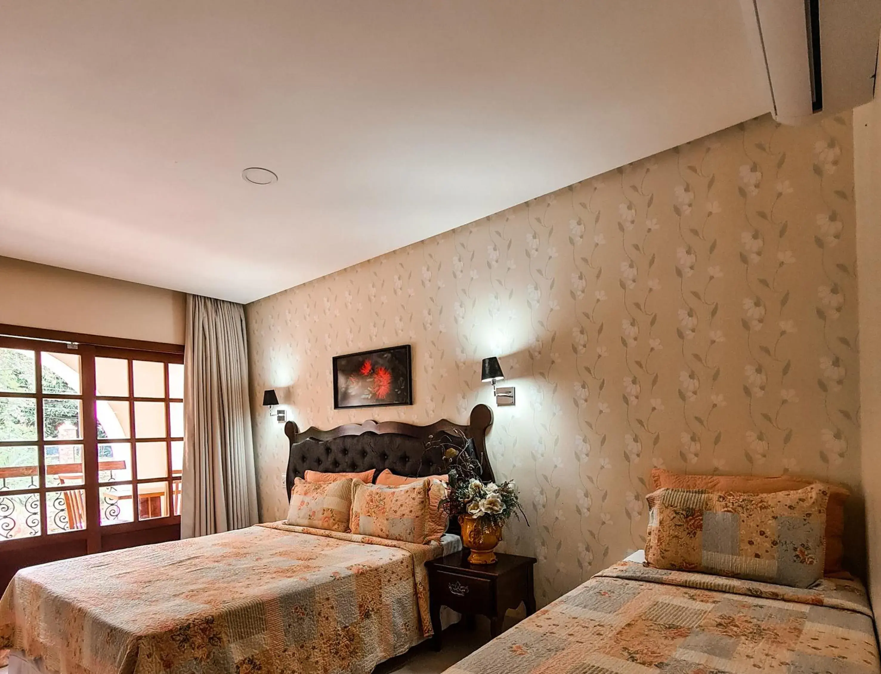 Luxury Triple Room in Terra dos Diamantes Hotel Luxury Triple Room in Terra dos Diamantes Hotel