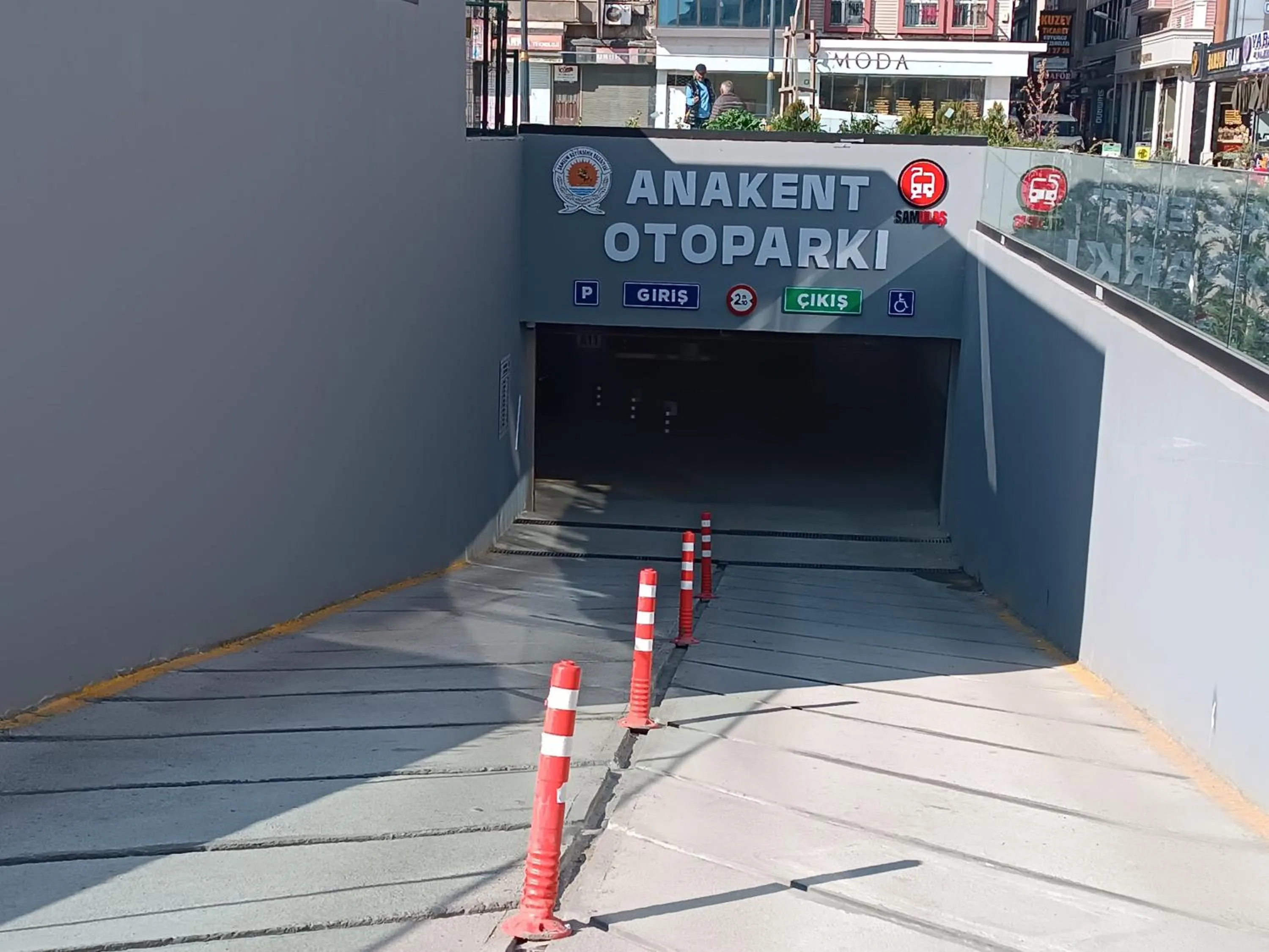 Parking in Samlife Apart