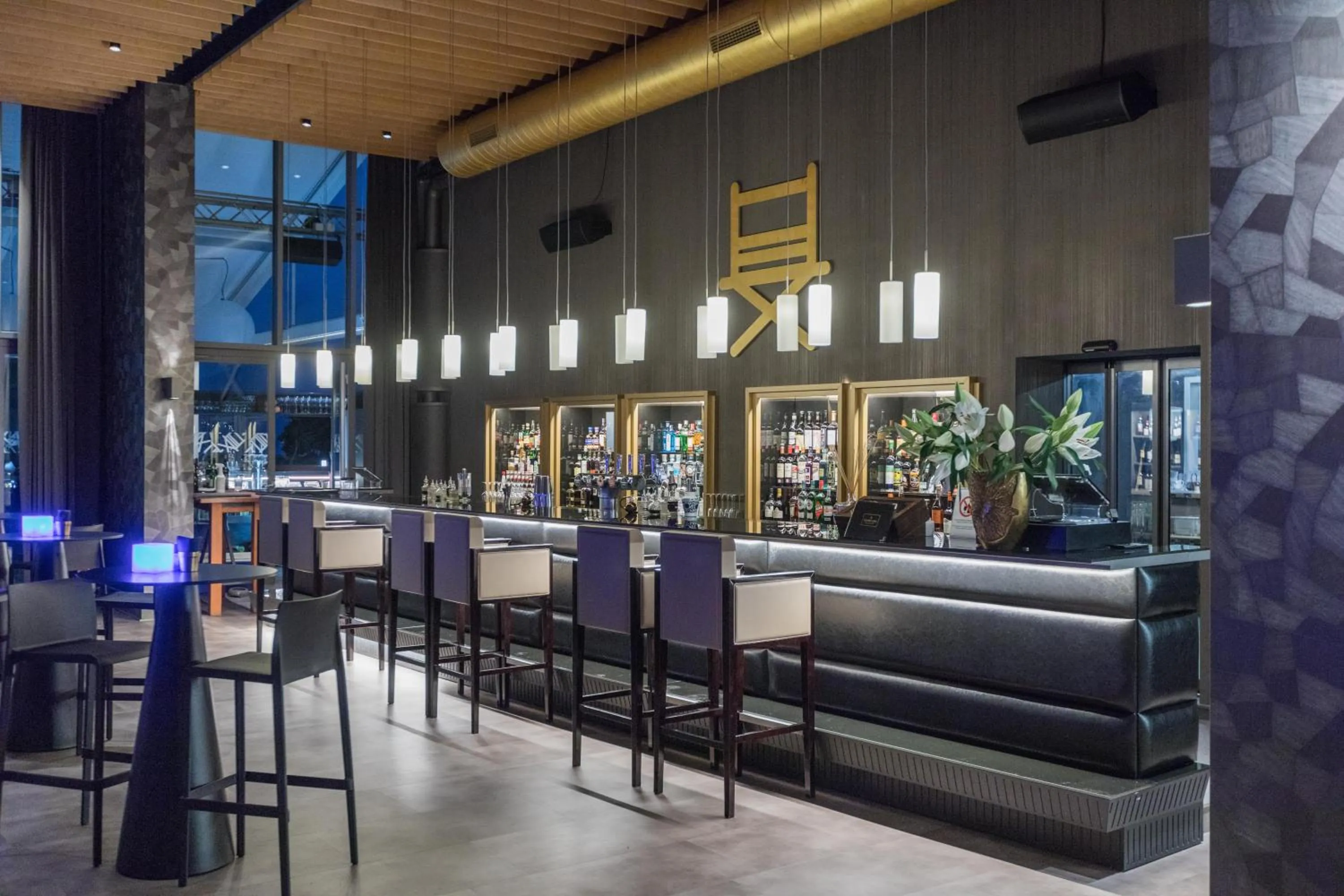 Restaurant/places to eat in Delta Resort Apartments