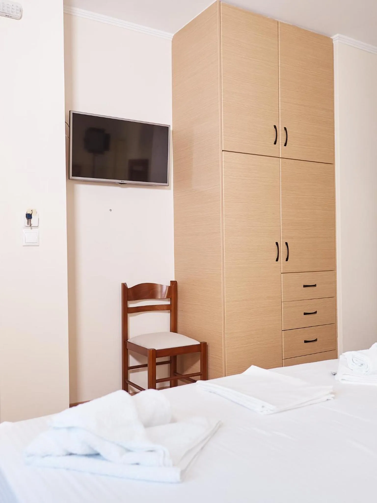 Bed in Alexis Studios