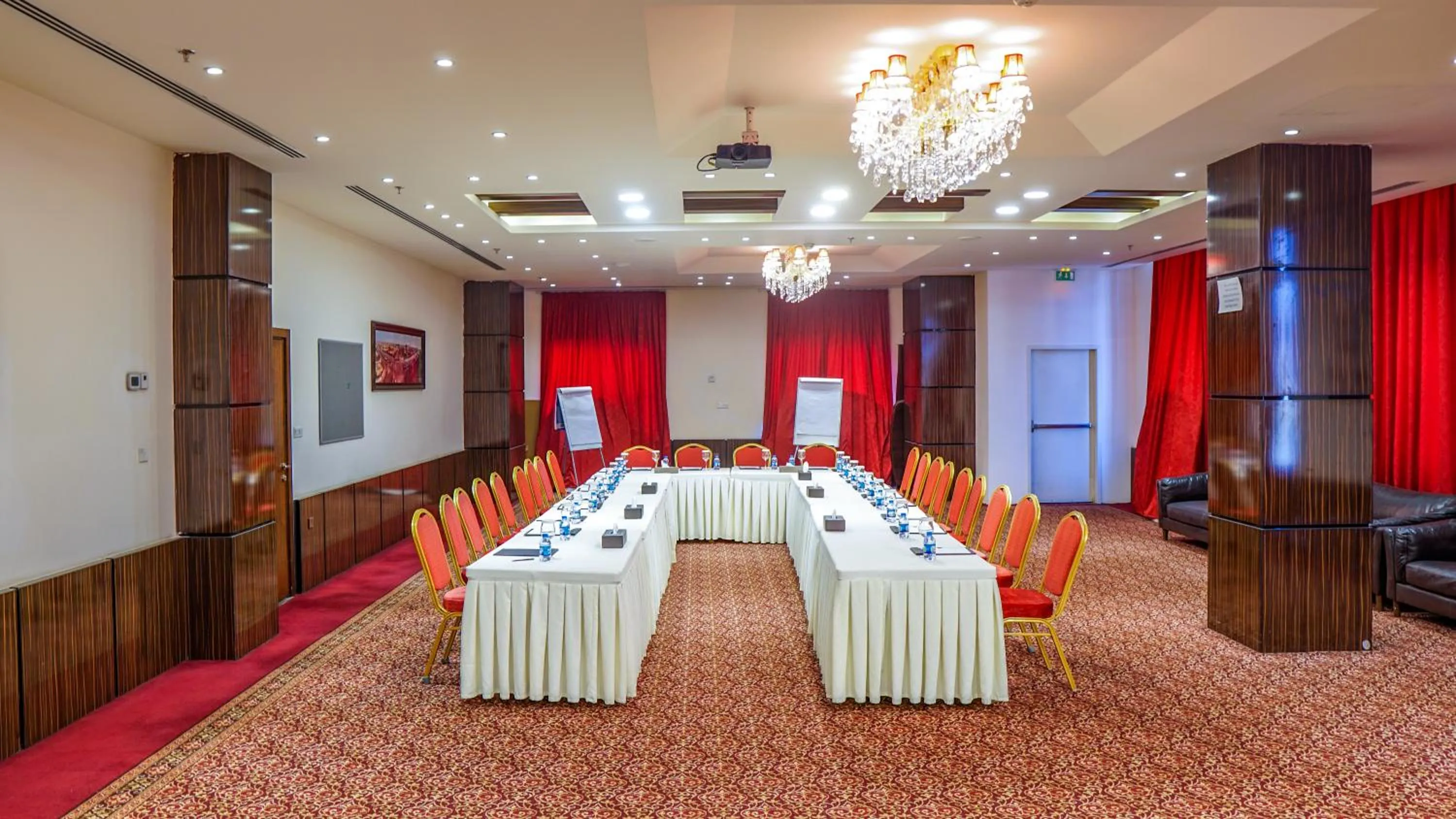 Meeting/conference room in La Roche Hotel
