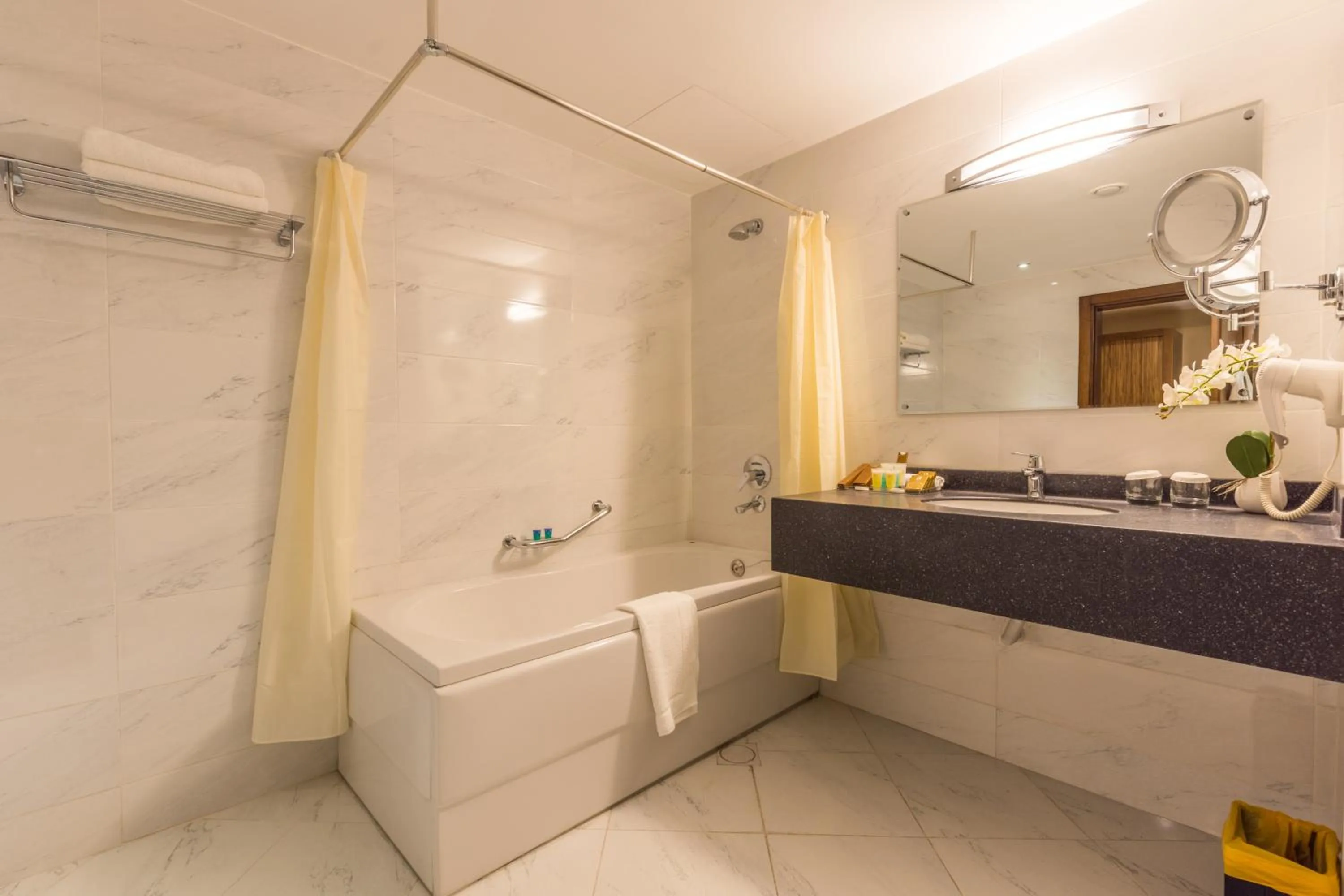 Bathroom in La Roche Hotel