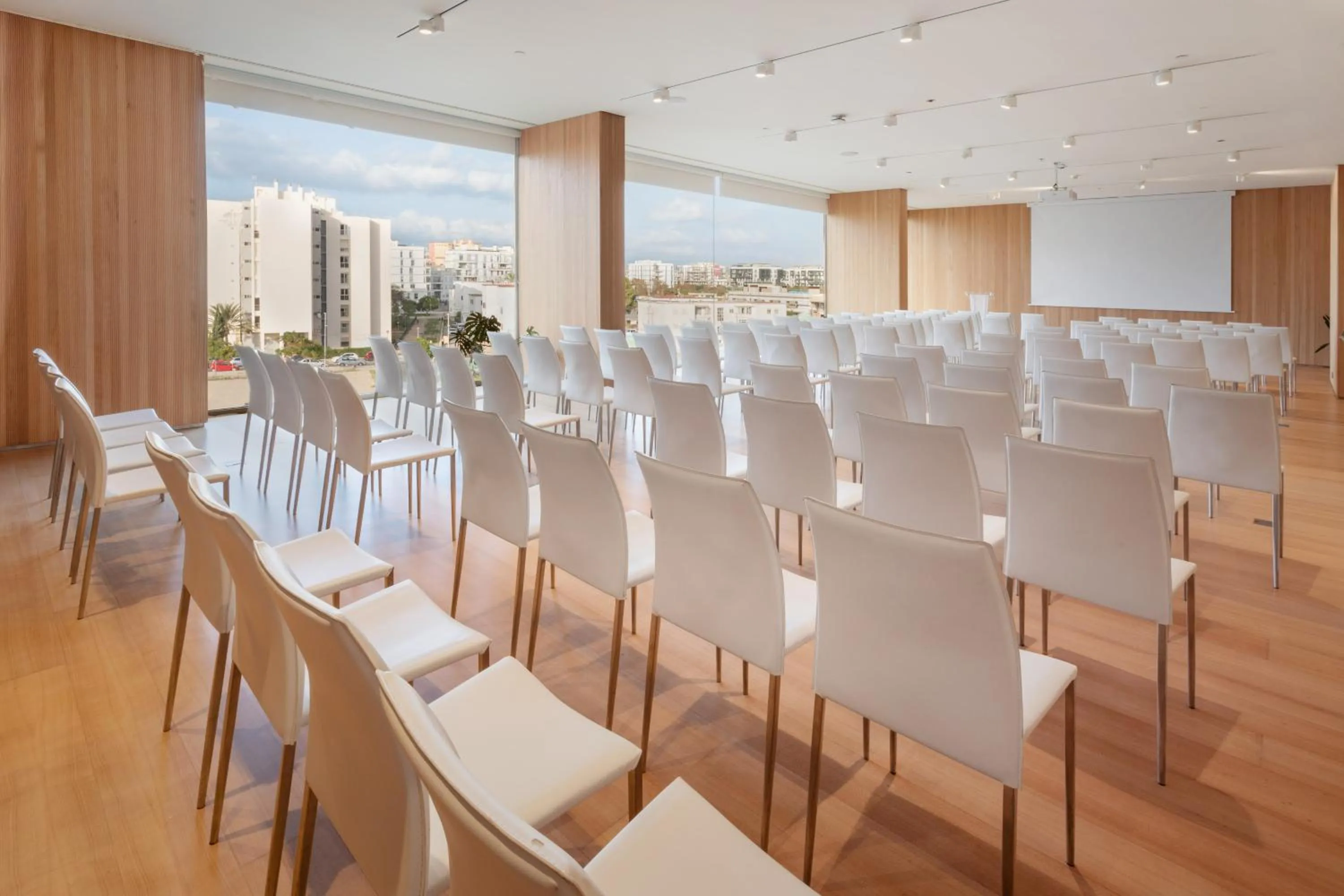 Restaurant/places to eat in Melia Palma Bay