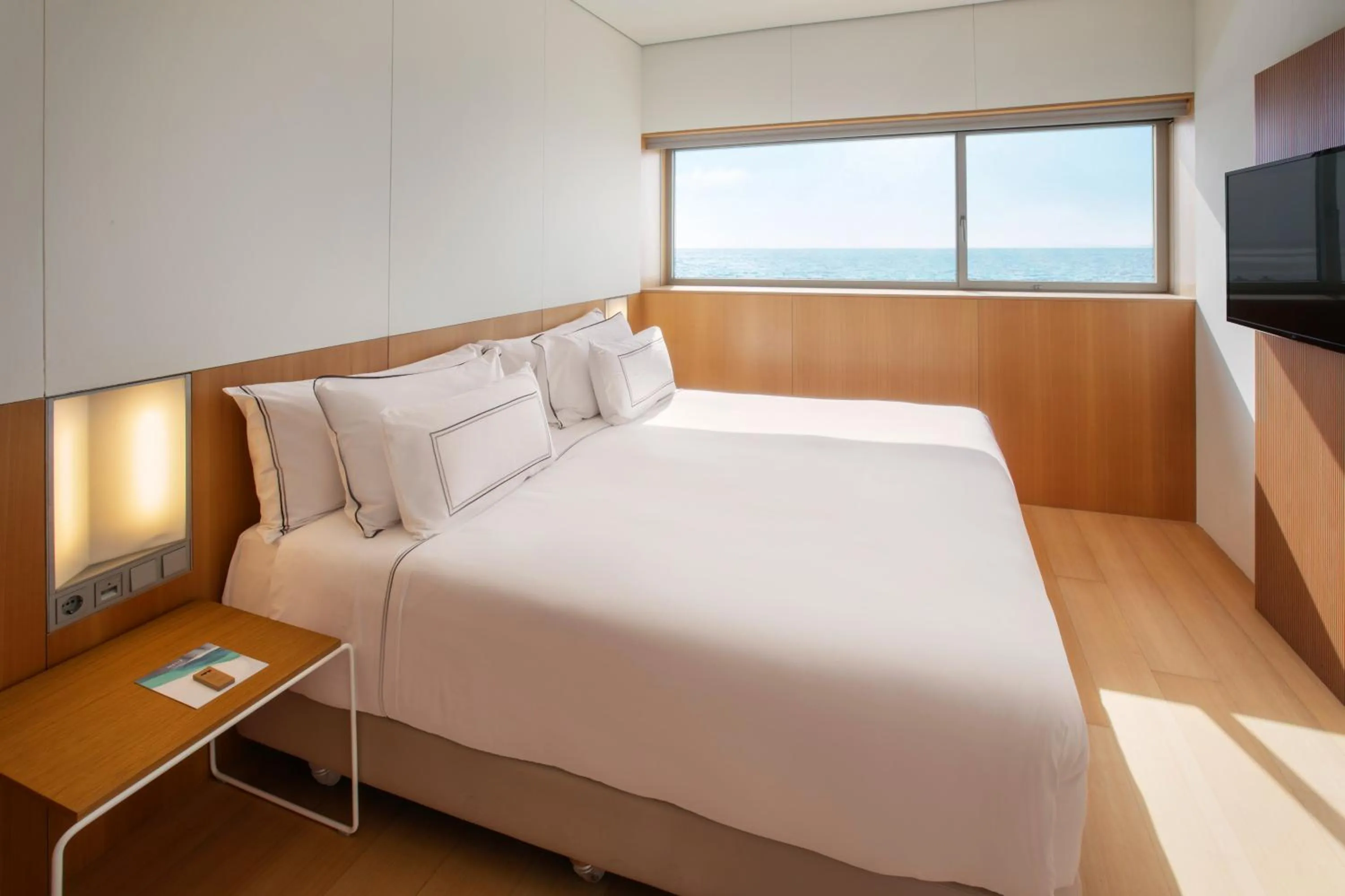 Communal lounge/ TV room, Bed in Melia Palma Bay