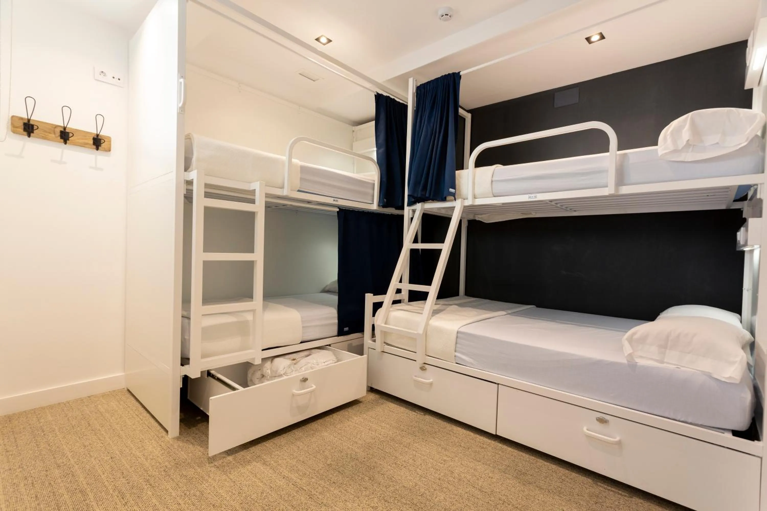 Photo of the whole room, Bed in Malaga Stop Hostel AB