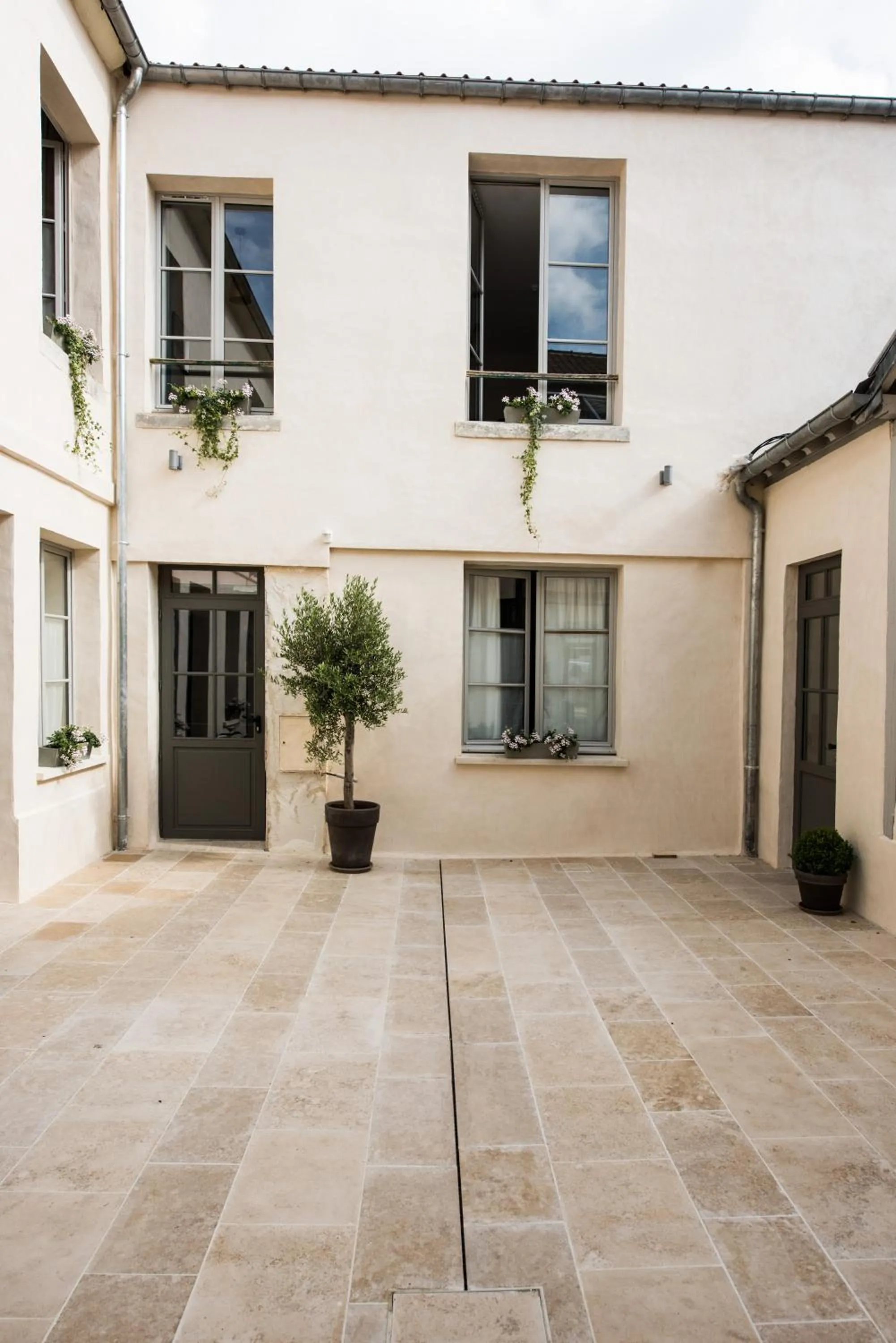 View (from property/room) in Hôtel Le Chantilly