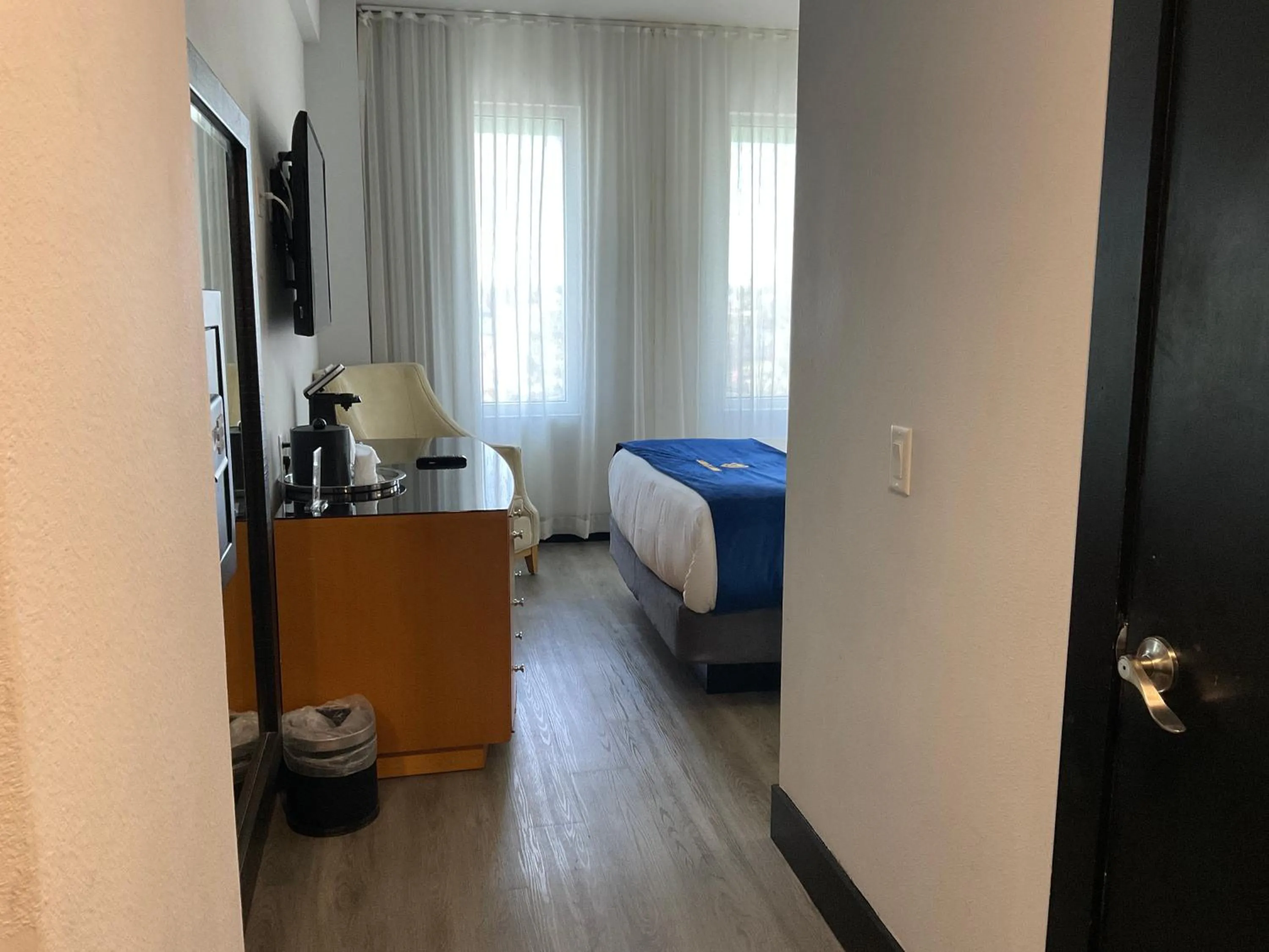 Bed in The Streamline Hotel - Daytona Beach