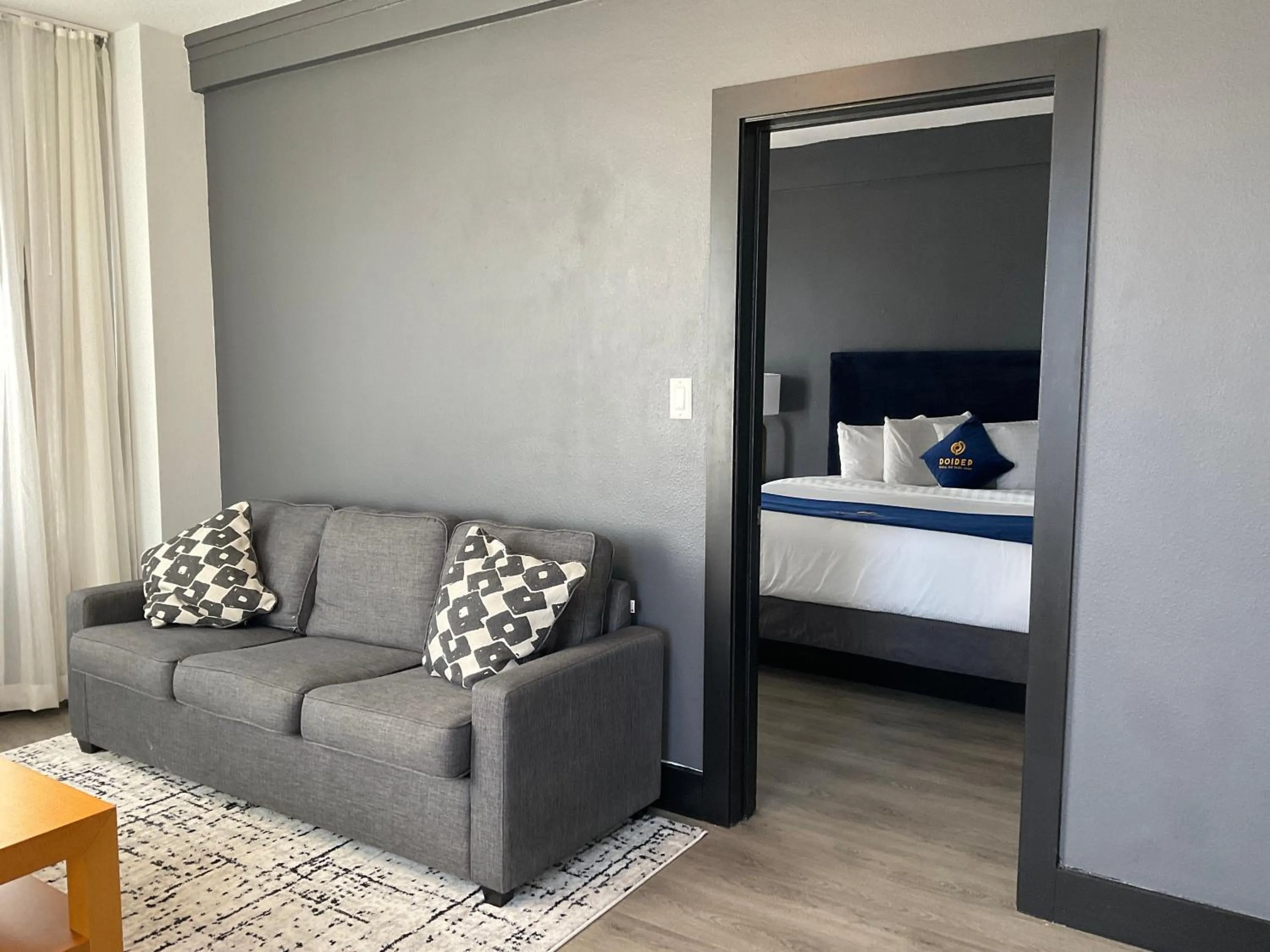 Bed in The Streamline Hotel - Daytona Beach