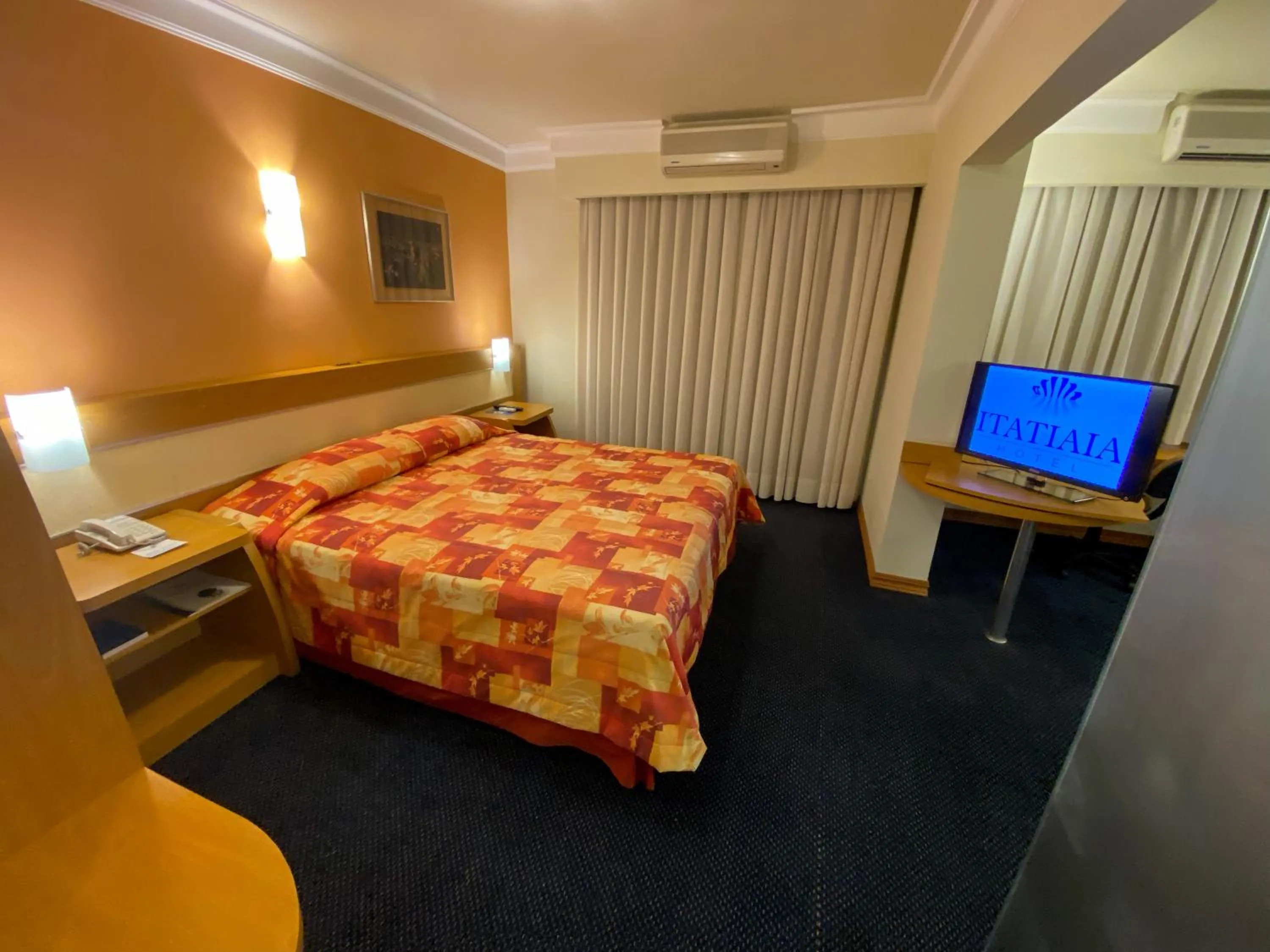 Hot Tub, Bed in Itatiaia Hotel Passo Fundo