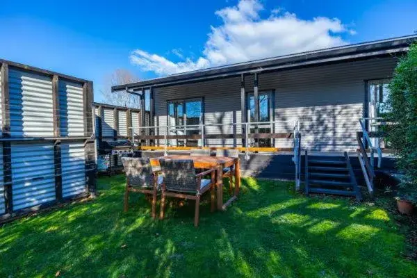 Two-Bedroom Suite in Black on Grey Two-Bedroom Suite in Black on Grey