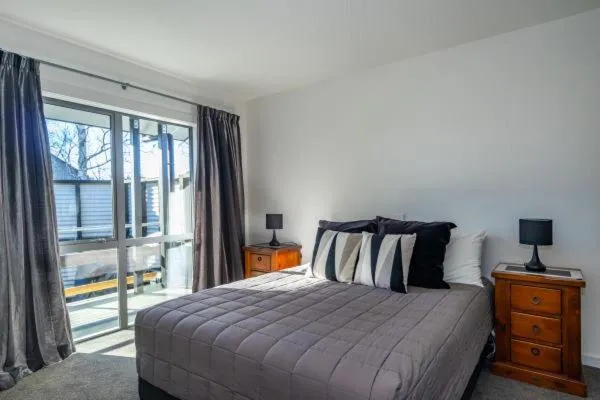 Bed in Black on Grey