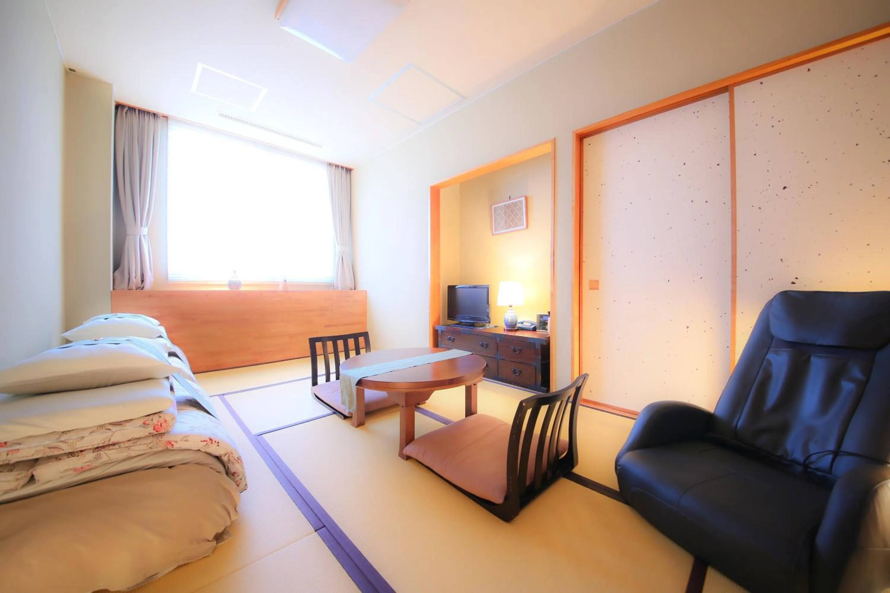 Photo of the whole room, Bed in 旅館かわな -Ryokan Kawana-