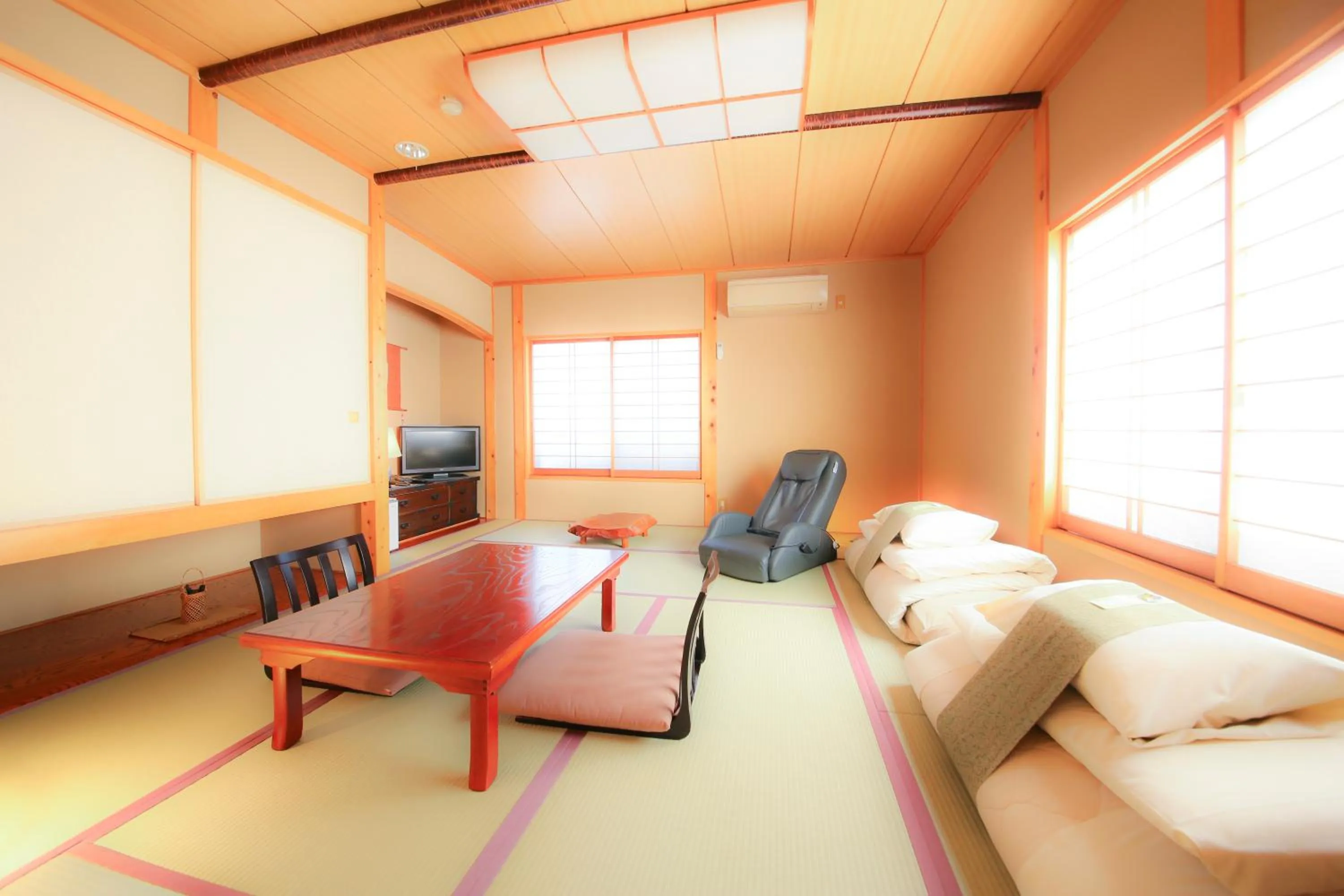 Photo of the whole room in 旅館かわな -Ryokan Kawana-