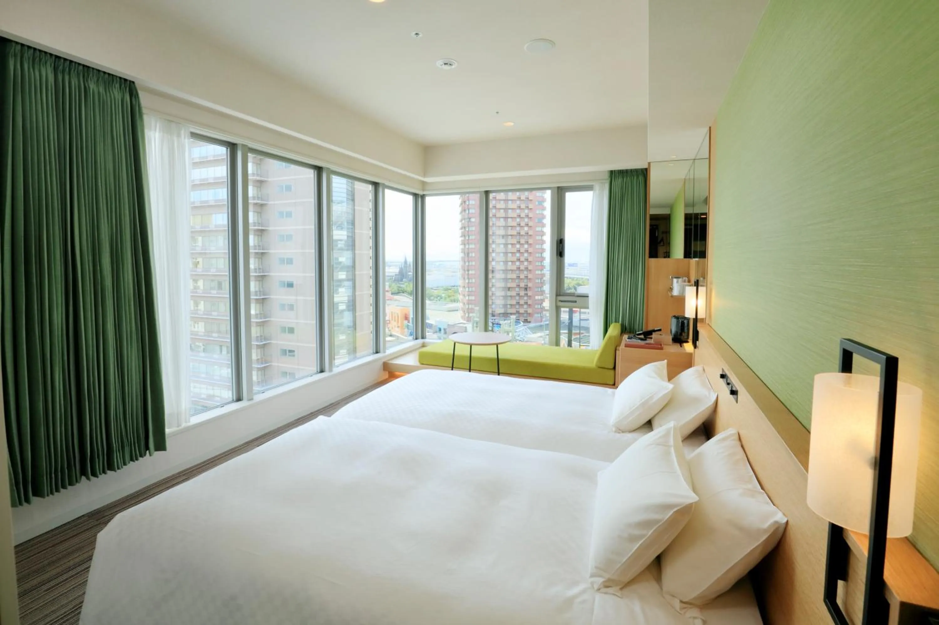 Bed in THE SINGULARI HOTEL & SKYSPA at UNIVERSAL STUDIOS JAPAN