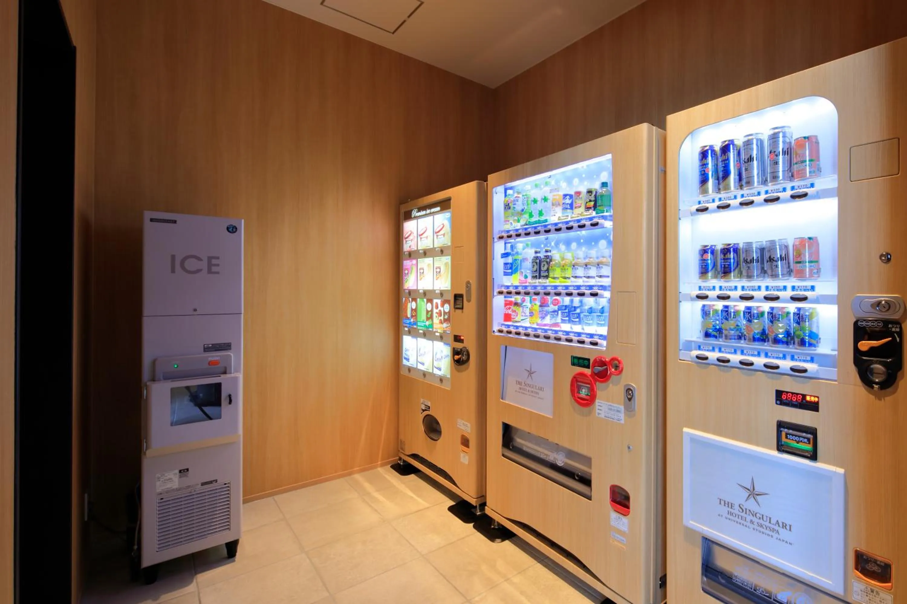 Food and drinks in THE SINGULARI HOTEL & SKYSPA at UNIVERSAL STUDIOS JAPAN