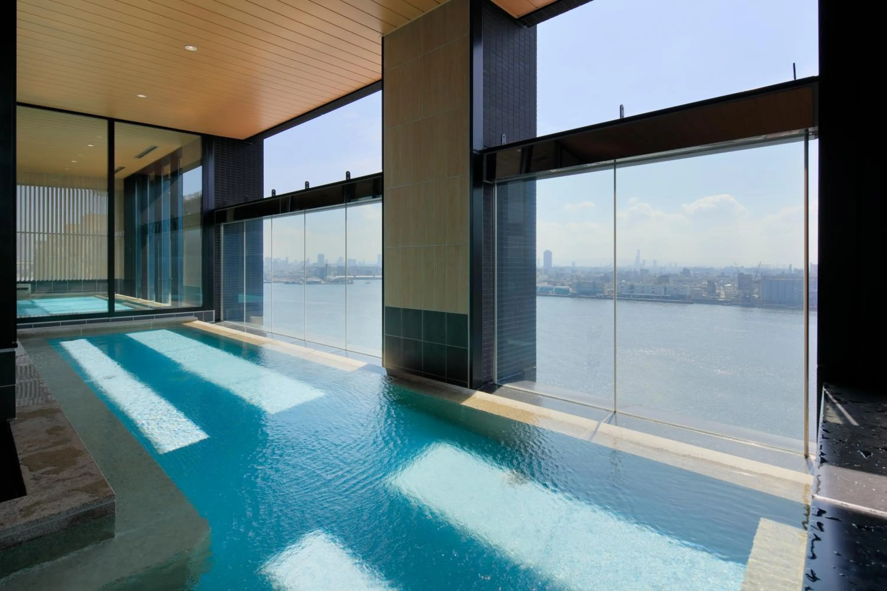 Open Air Bath in THE SINGULARI HOTEL & SKYSPA at UNIVERSAL STUDIOS JAPAN