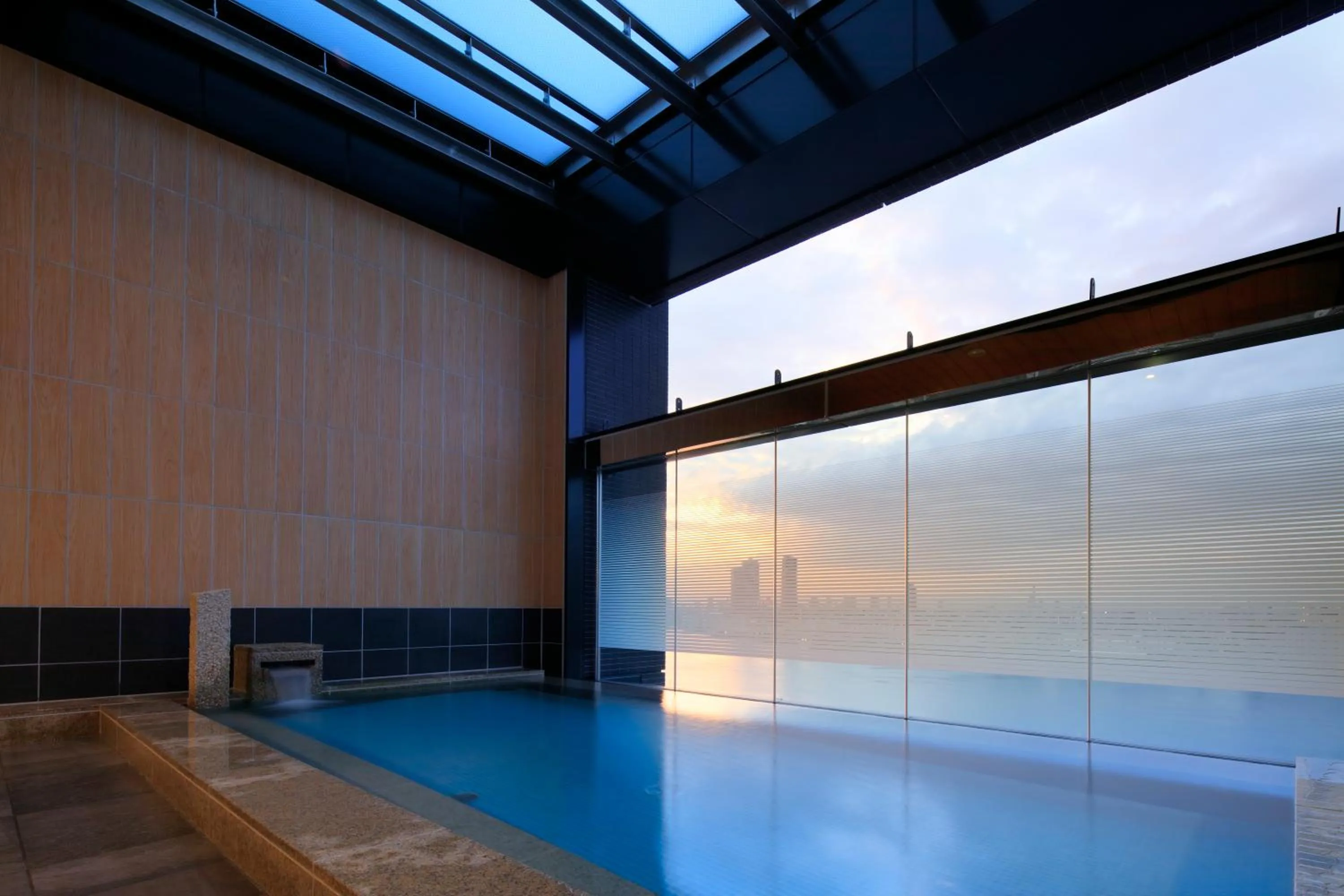 Open Air Bath in THE SINGULARI HOTEL & SKYSPA at UNIVERSAL STUDIOS JAPAN