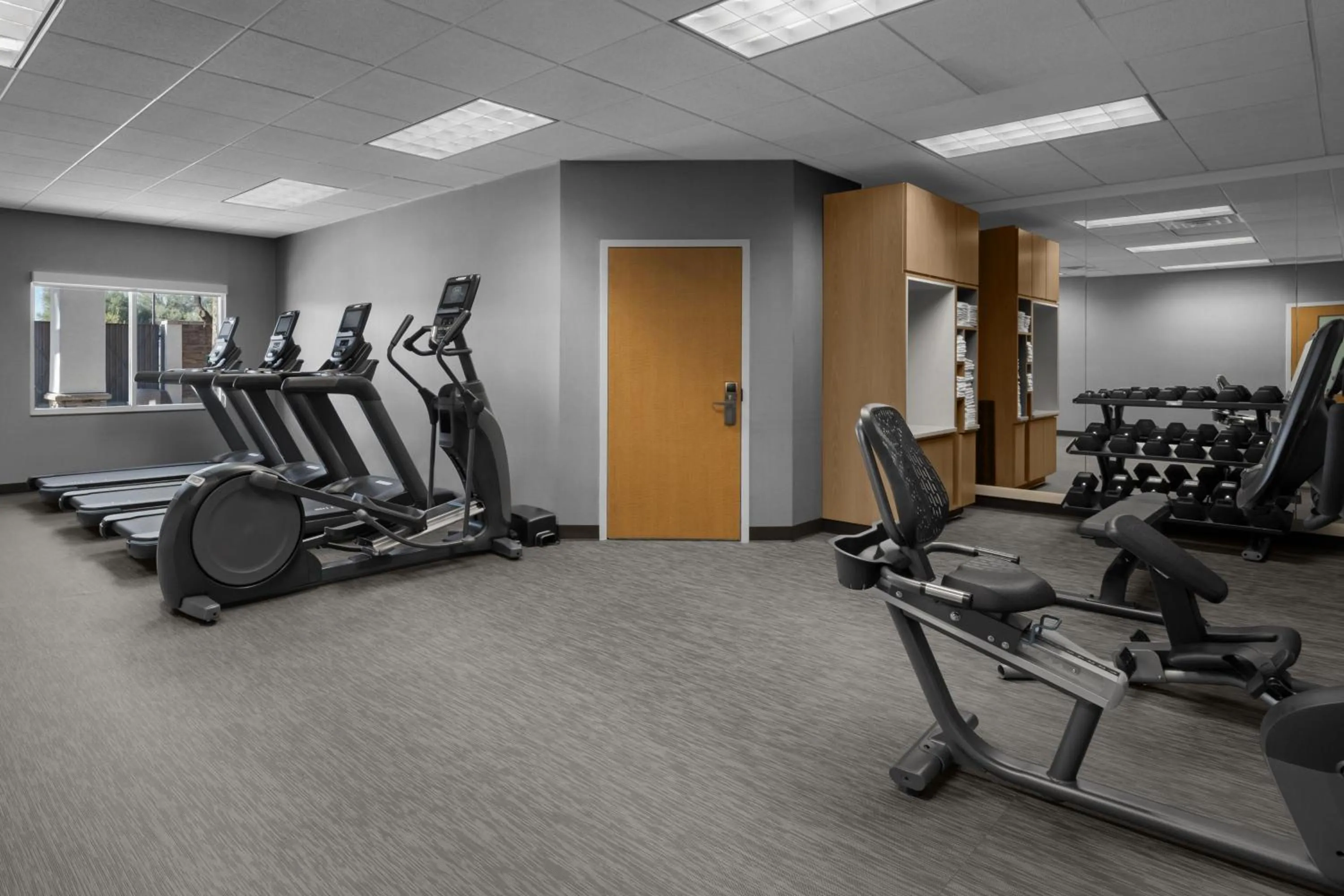 Fitness centre/facilities in Courtyard by Marriott Phoenix West/Avondale
