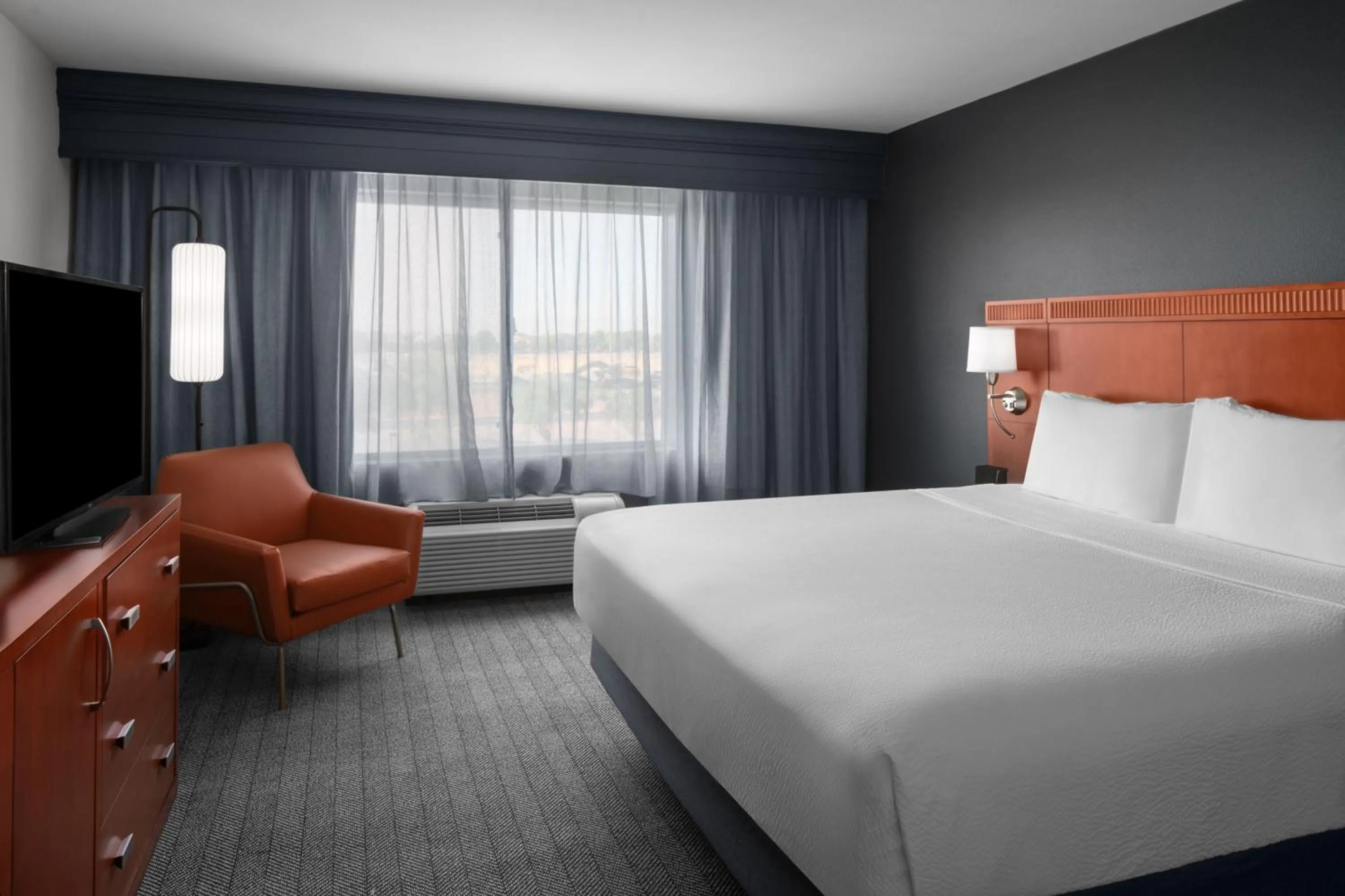 Photo of the whole room, Bed in Courtyard by Marriott Phoenix West/Avondale
