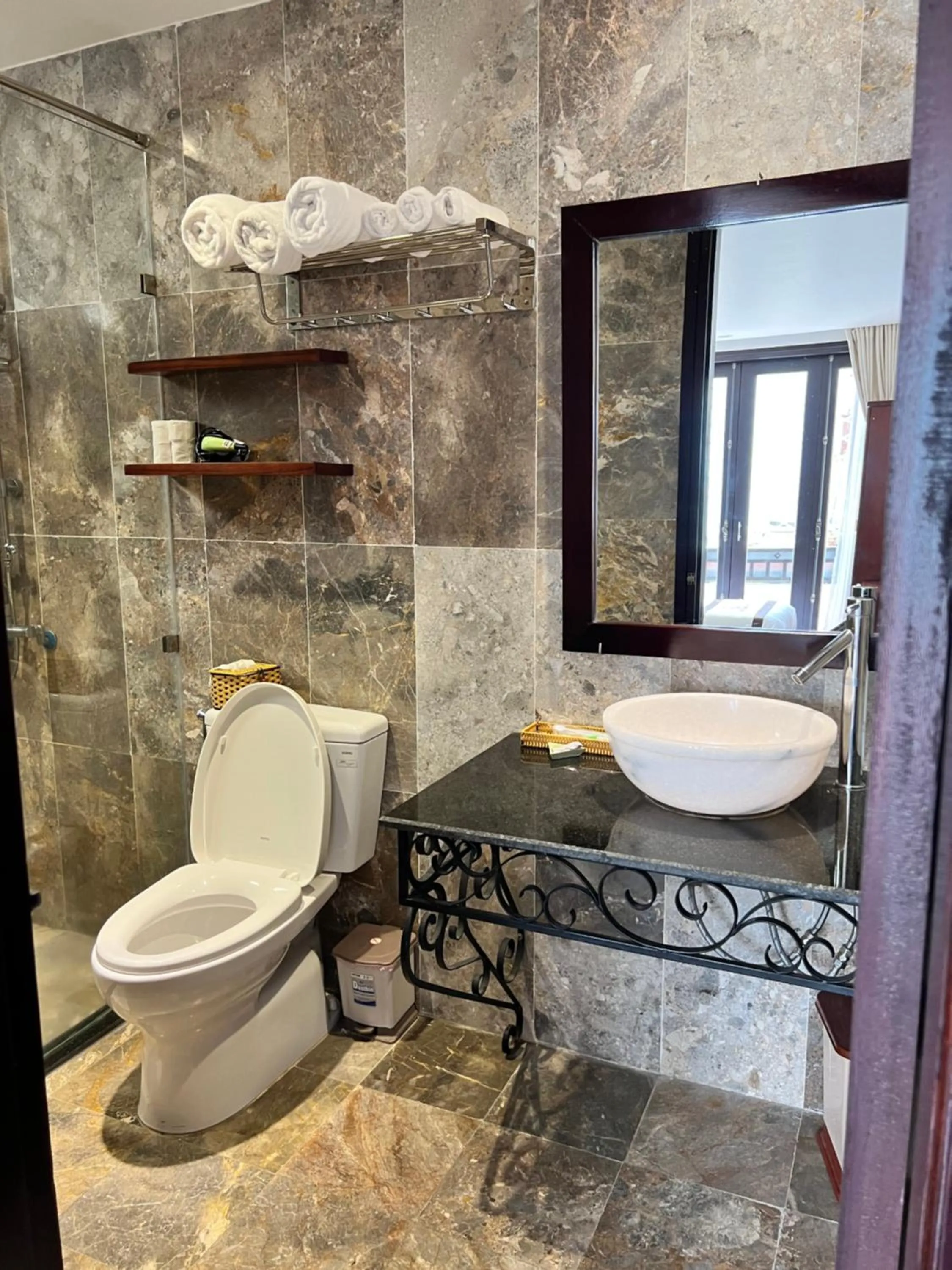 Toilet in Ngo House Villa