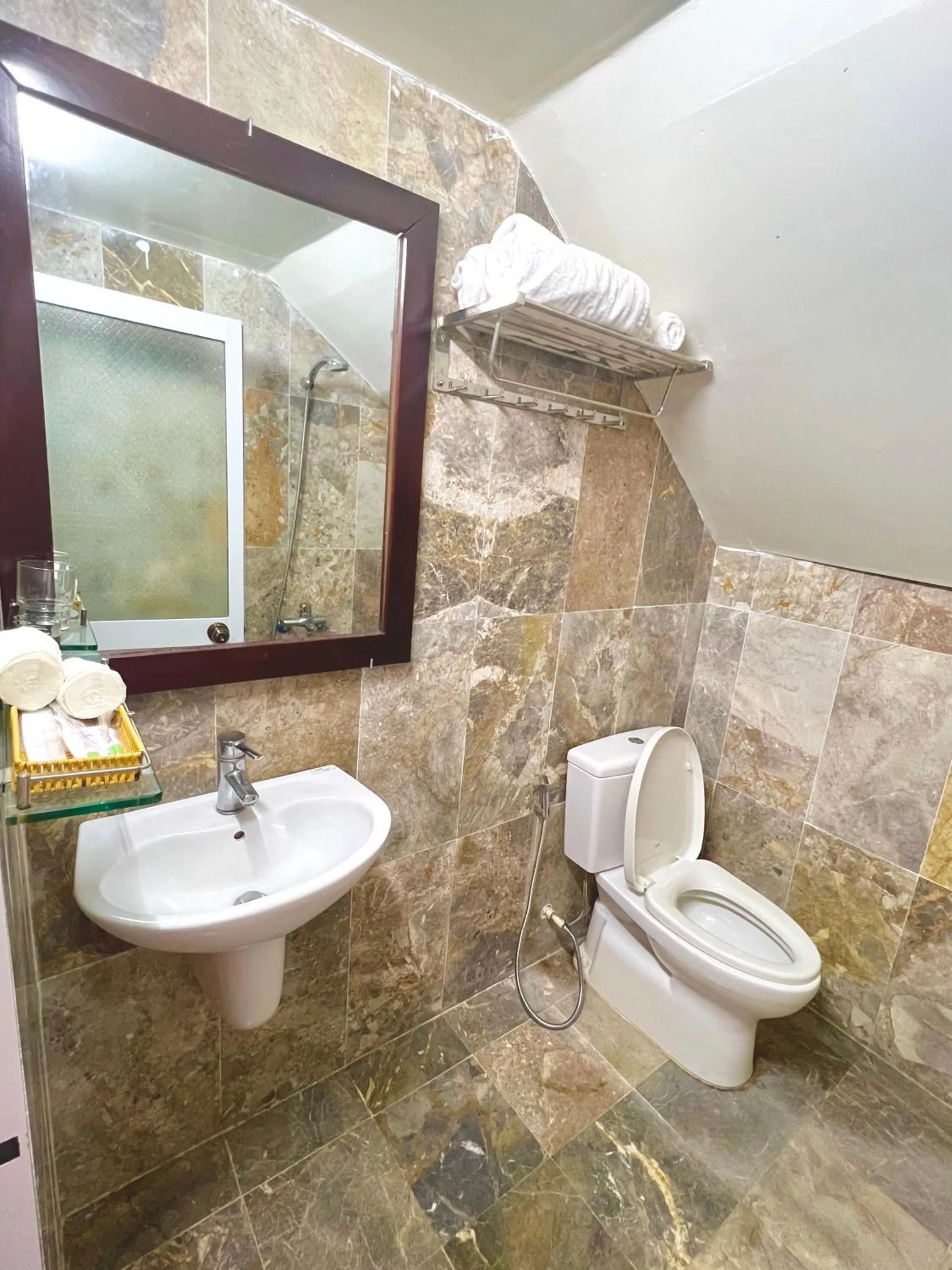 Toilet in Ngo House Villa