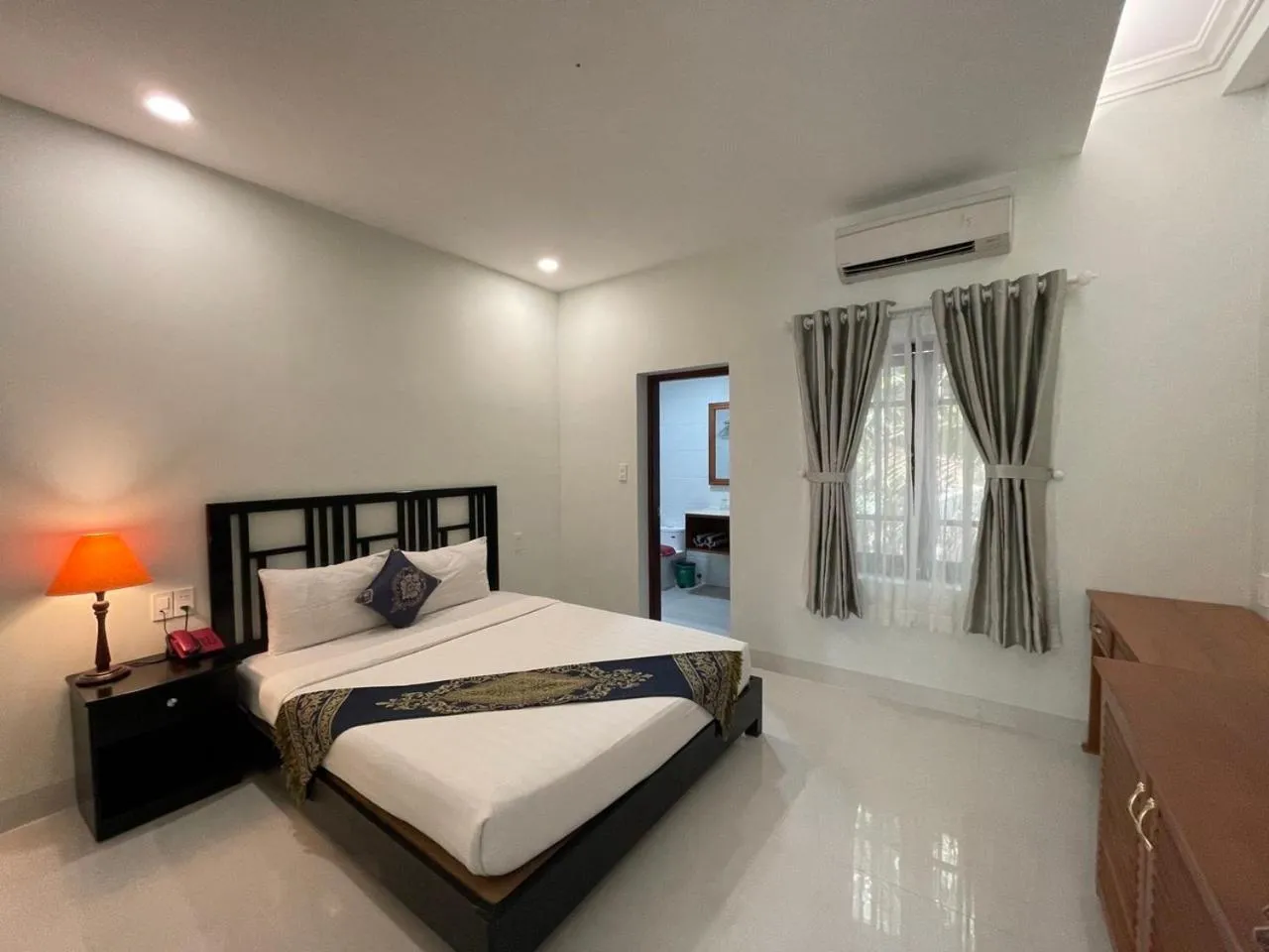 Bed in Four Oceans Beach Resort - Bon Bien Mui Ne