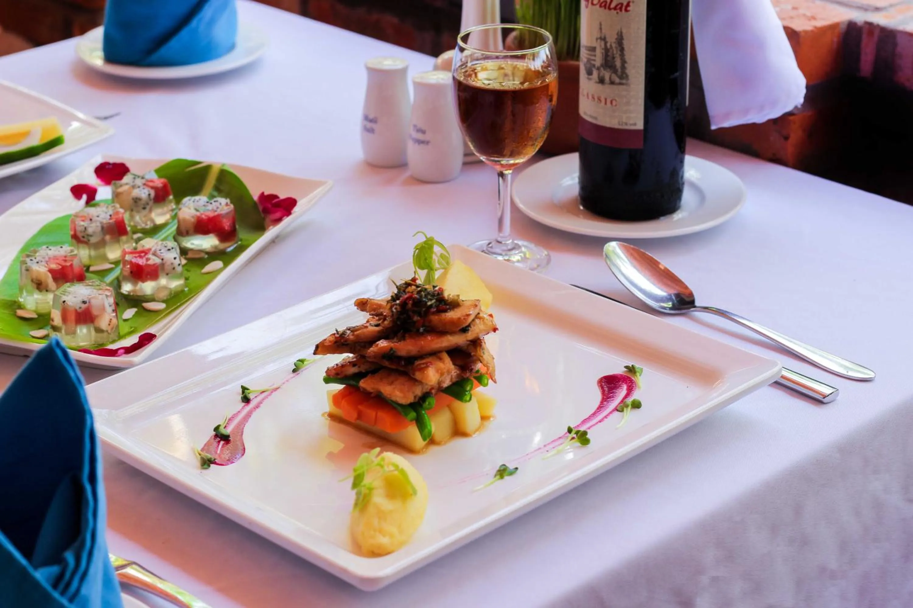 Restaurant/places to eat in Four Oceans Beach Resort - Bon Bien Mui Ne