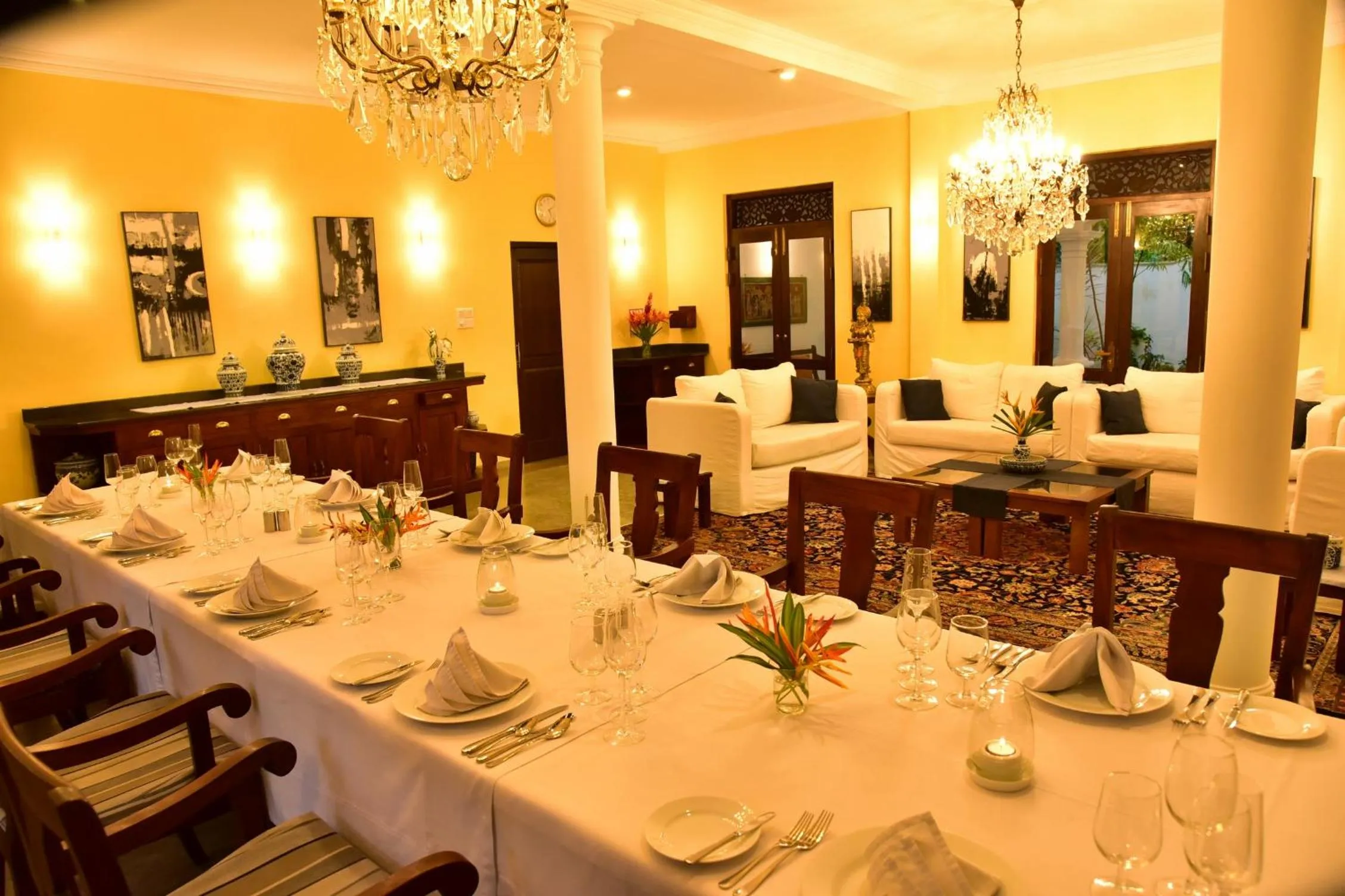 Restaurant/places to eat in Boutique Villa Shanthi
